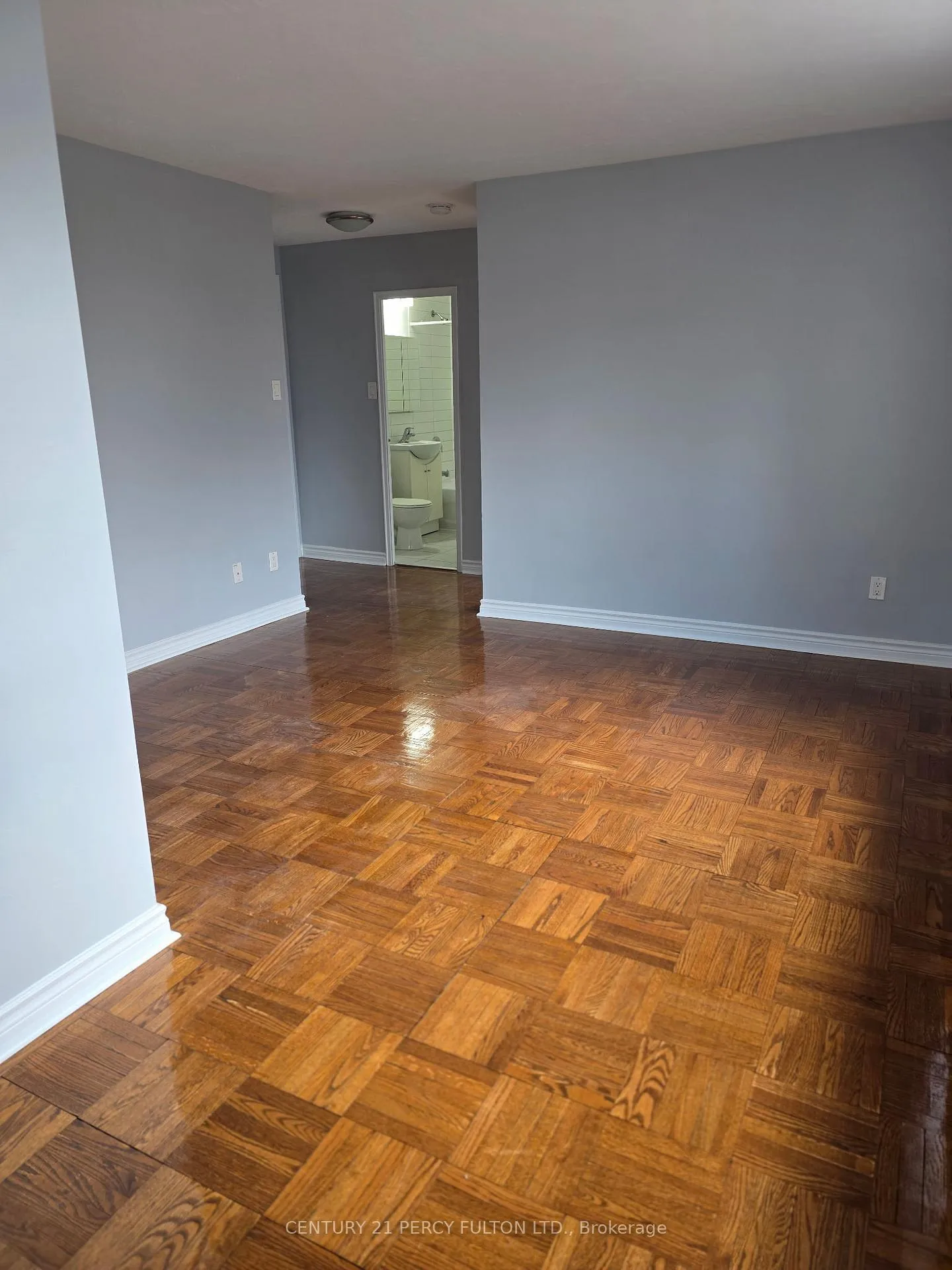 Photo 2 of Unit 204, 392 Jane Street, Toronto, Lambton Baby Point — HOMEH