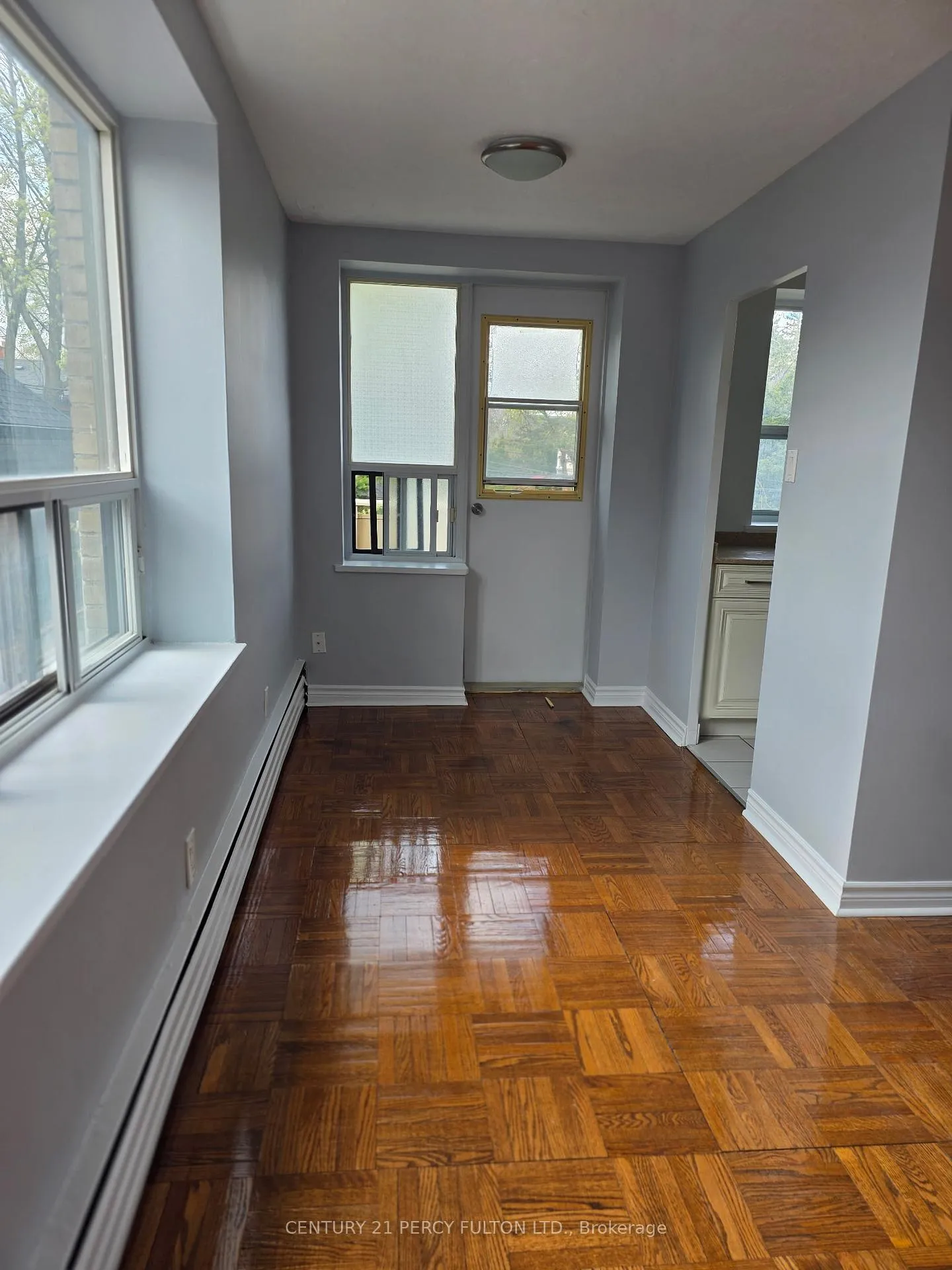 Photo 3 of Unit 204, 392 Jane Street, Toronto, Lambton Baby Point — HOMEH