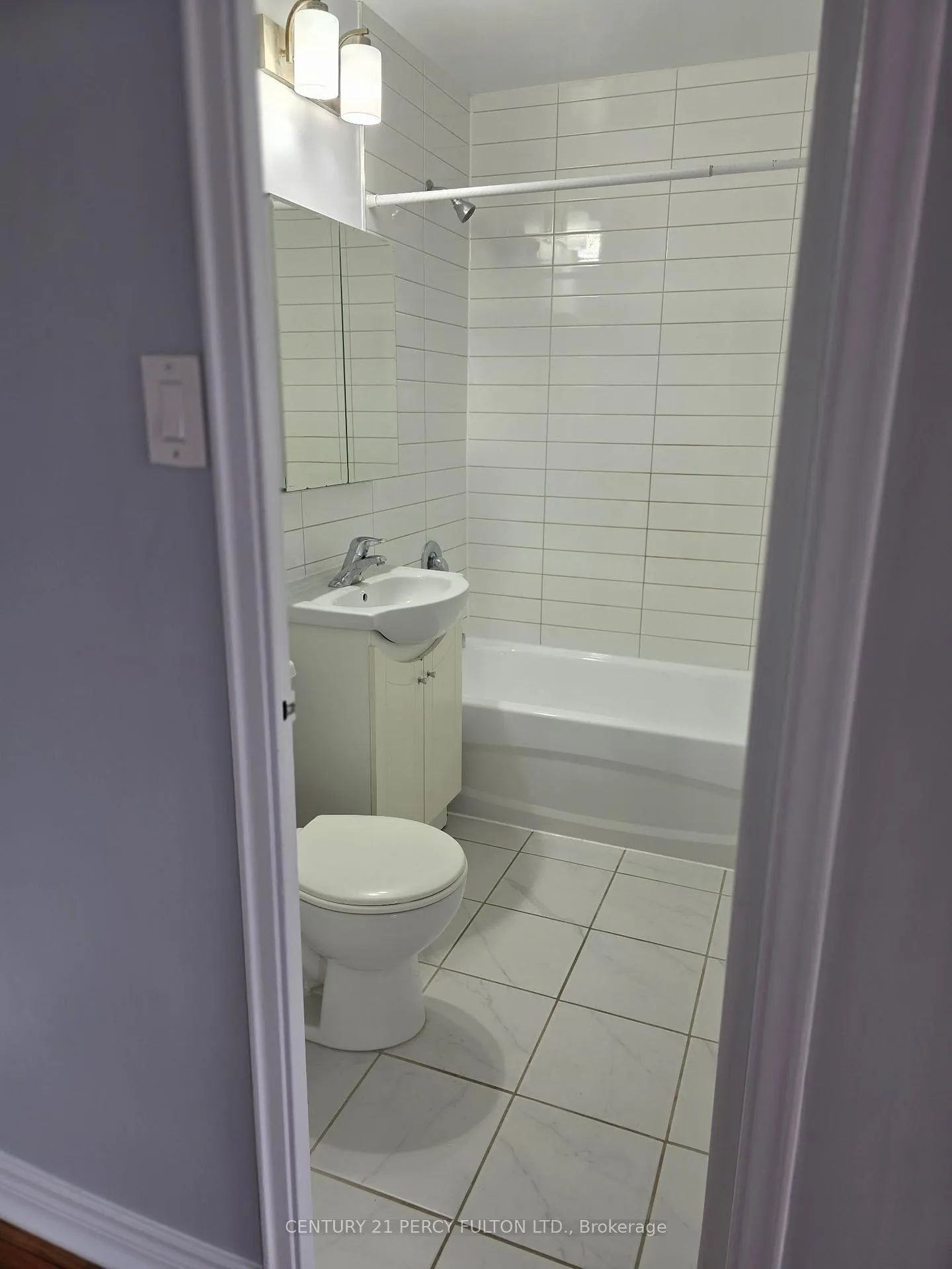 Photo 9 of Unit 204, 392 Jane Street, Toronto, Lambton Baby Point — HOMEH
