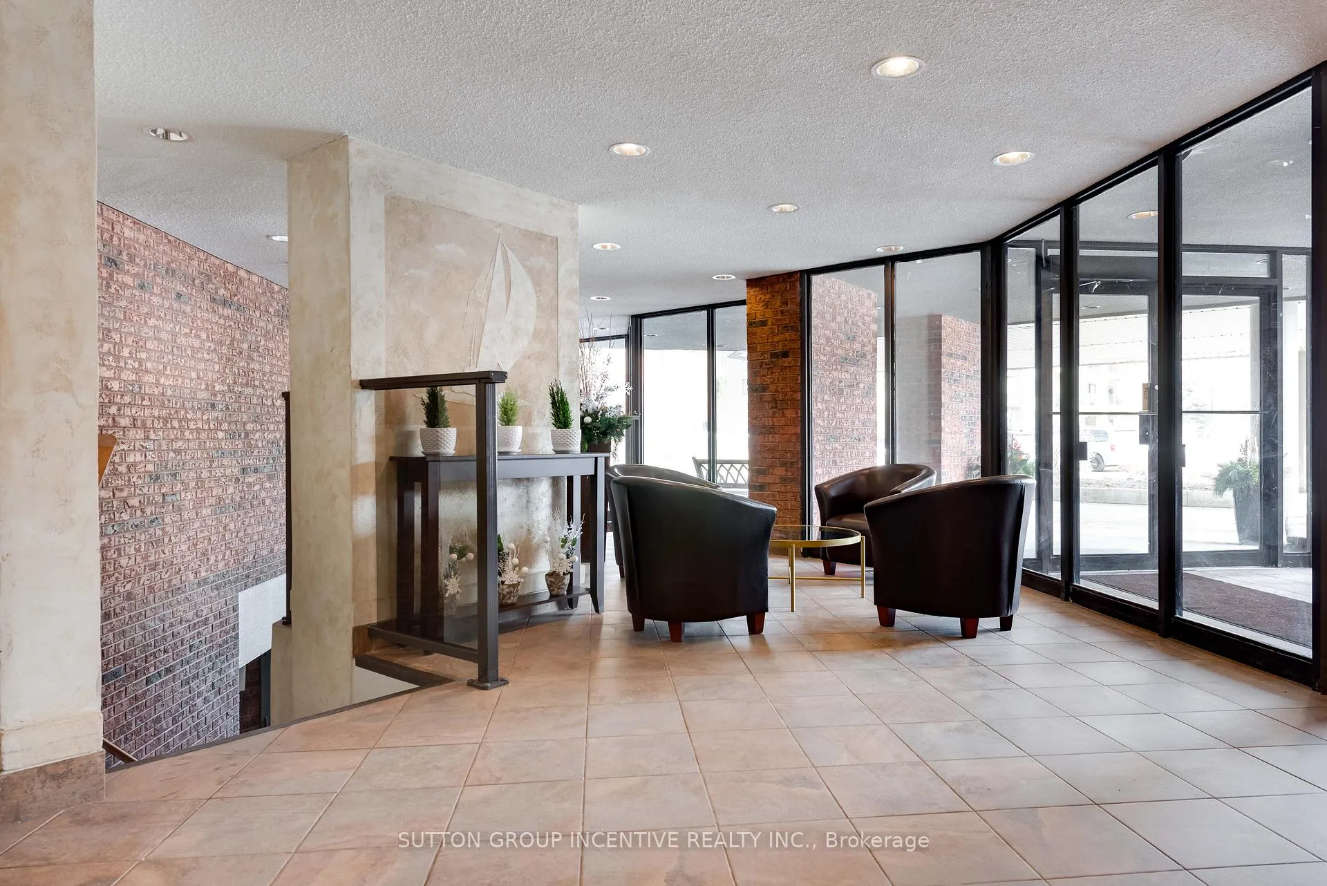 Photo 2 of Unit 117, 181 Collier Street, Barrie, North Shore — HOMEH