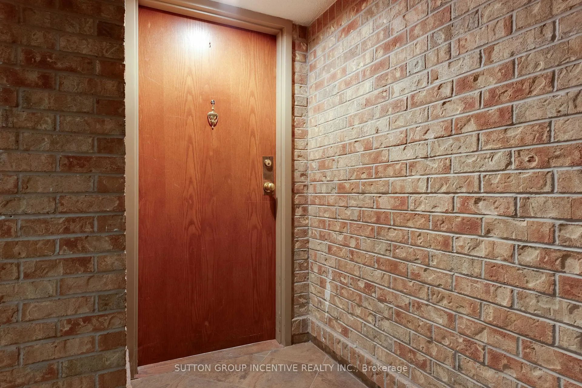 Photo 4 of Unit 117, 181 Collier Street, Barrie, North Shore — HOMEH
