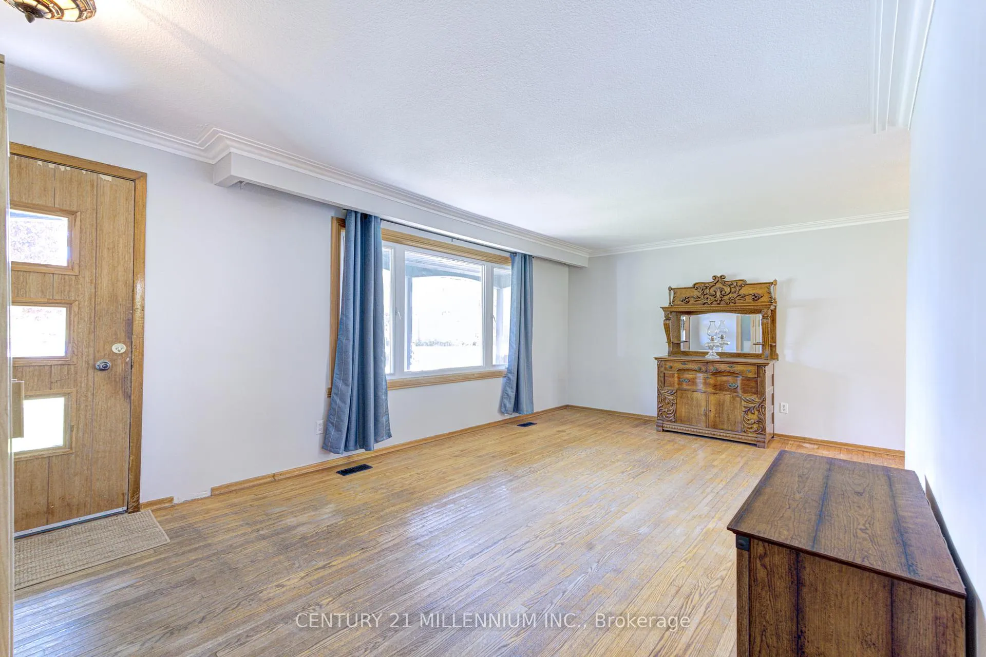 Photo 6 of 210 Centre Street, Shelburne — HOMEH