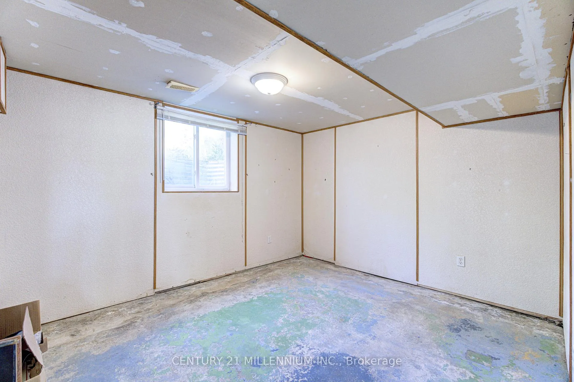 Photo 19 of 210 Centre Street, Shelburne — HOMEH