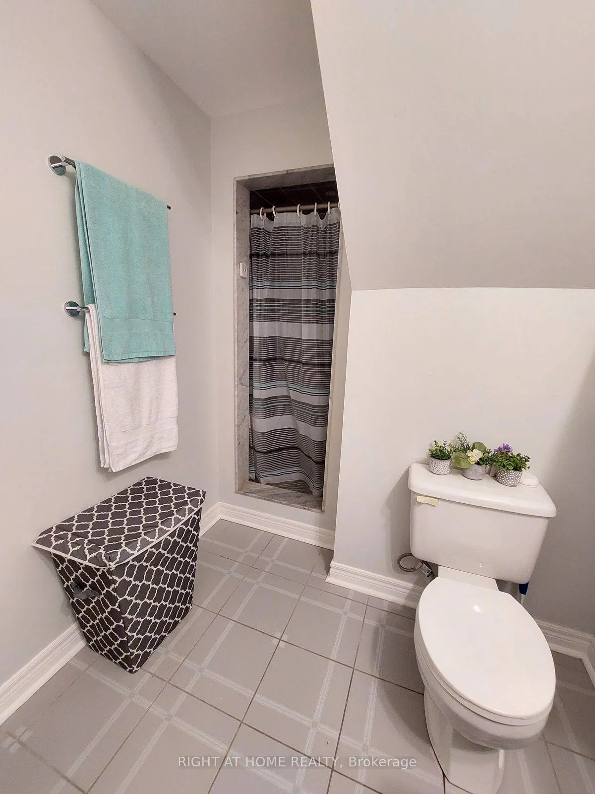 Photo 17 of 151 Keffer Circle, Newmarket, Armitage — HOMEH