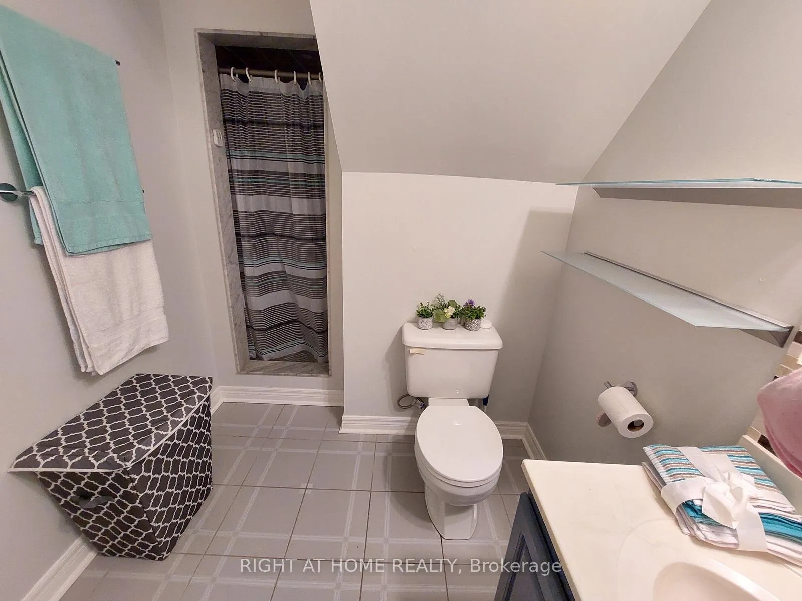 Photo 18 of 151 Keffer Circle, Newmarket, Armitage — HOMEH