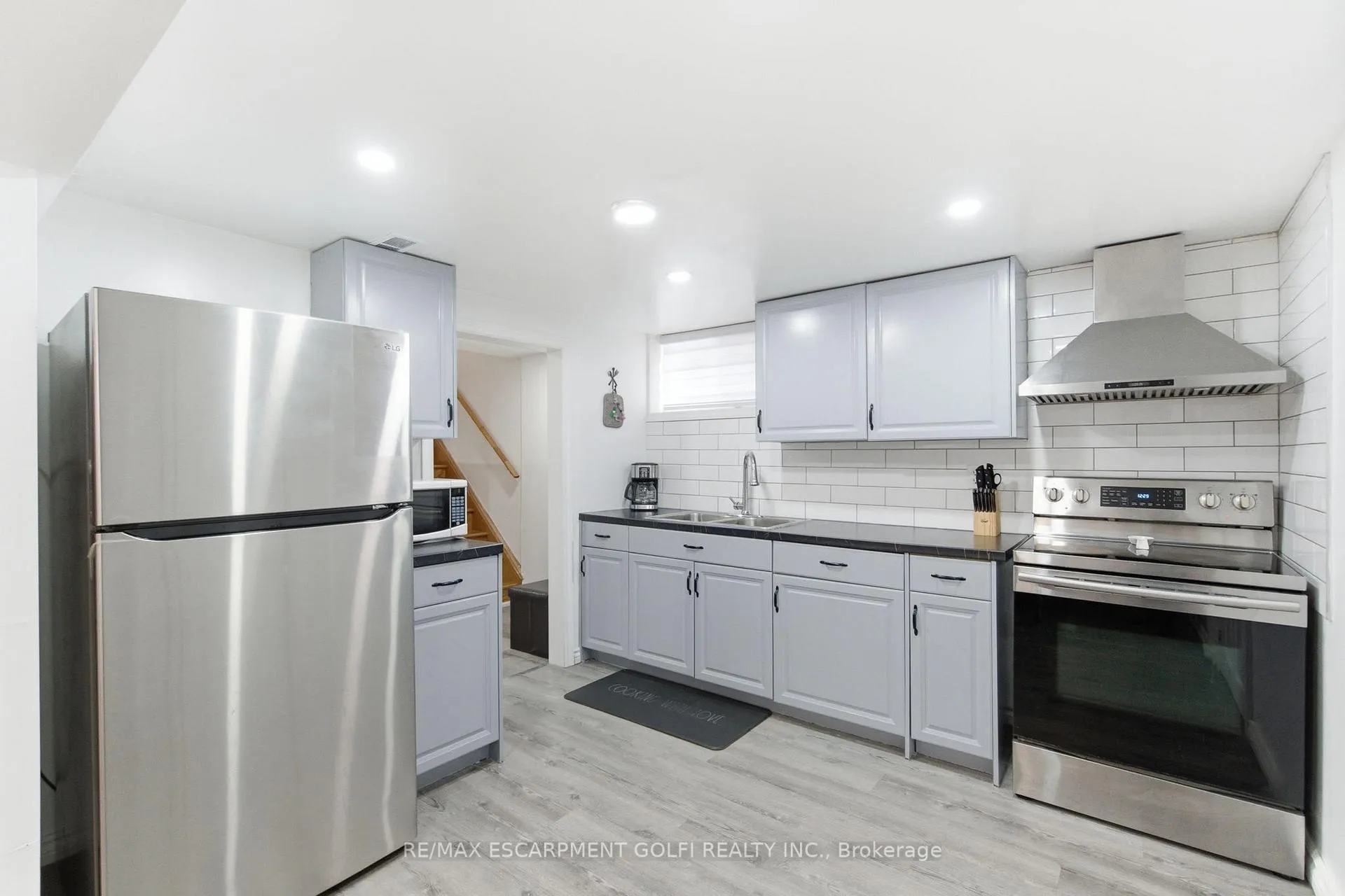 Photo 15 of 18 Ferrie Street W, Hamilton, North End — HOMEH