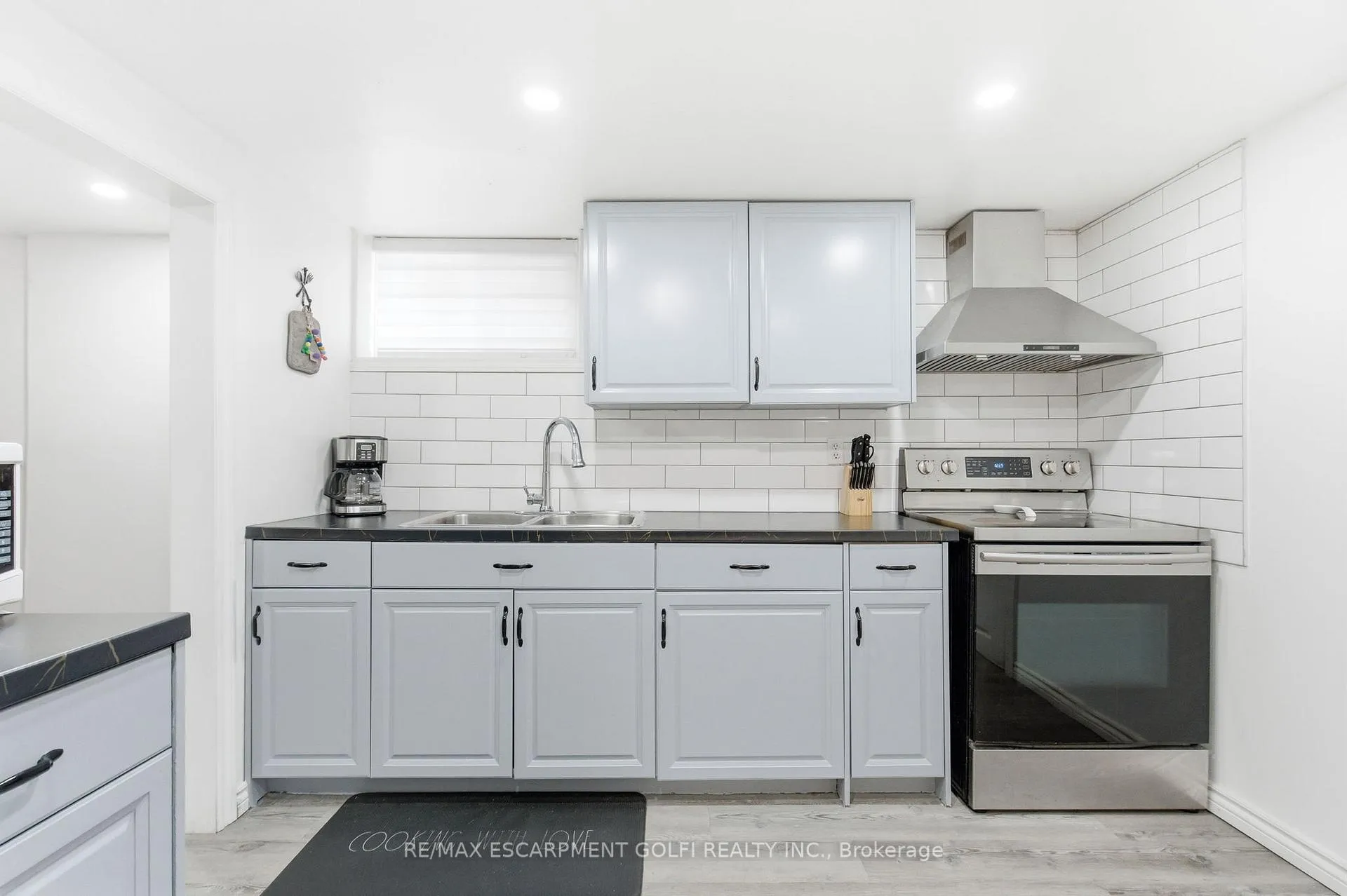 Photo 16 of 18 Ferrie Street W, Hamilton, North End — HOMEH
