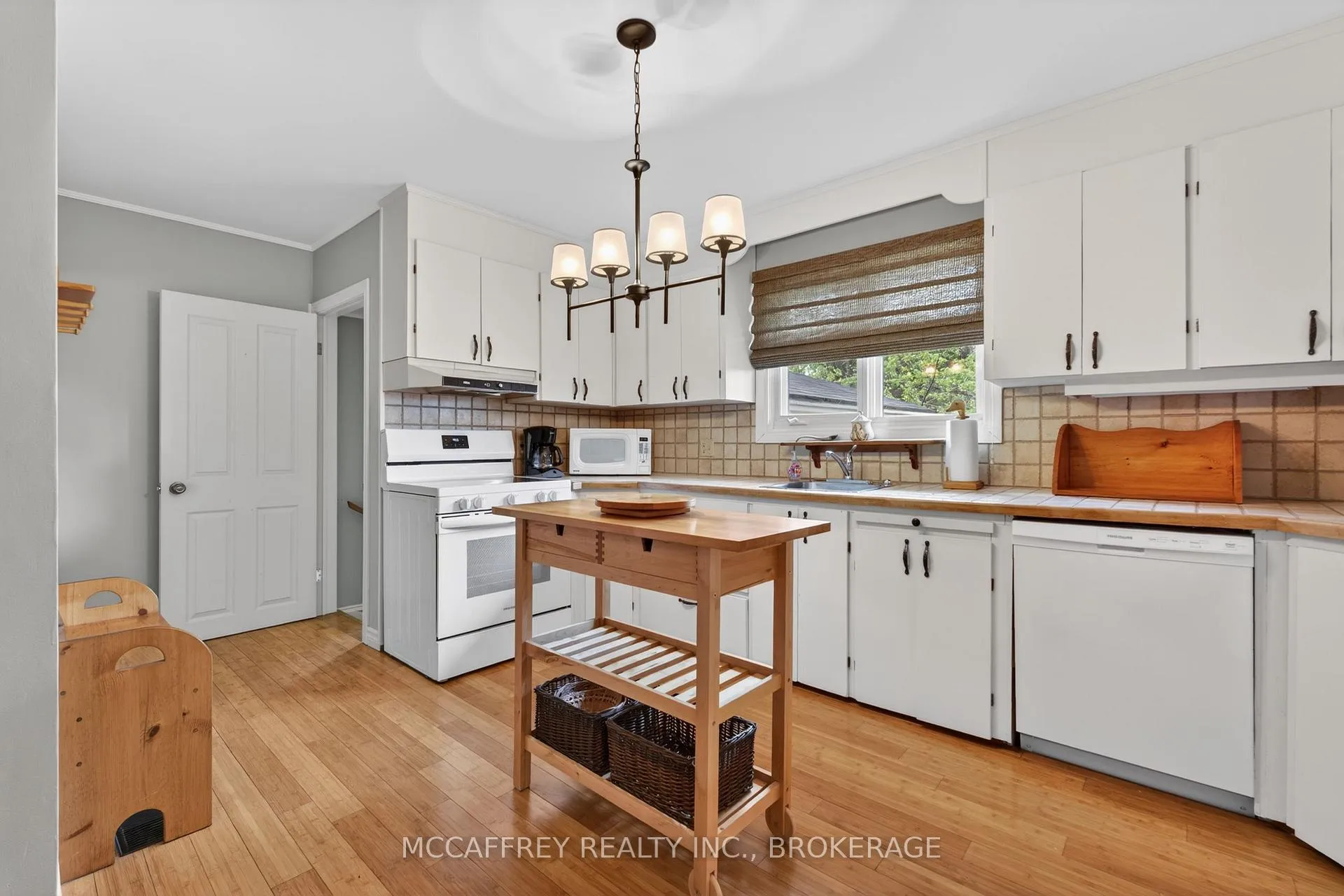 Photo 11 of 164 Vanluven Road, Greater Napanee — HOMEH