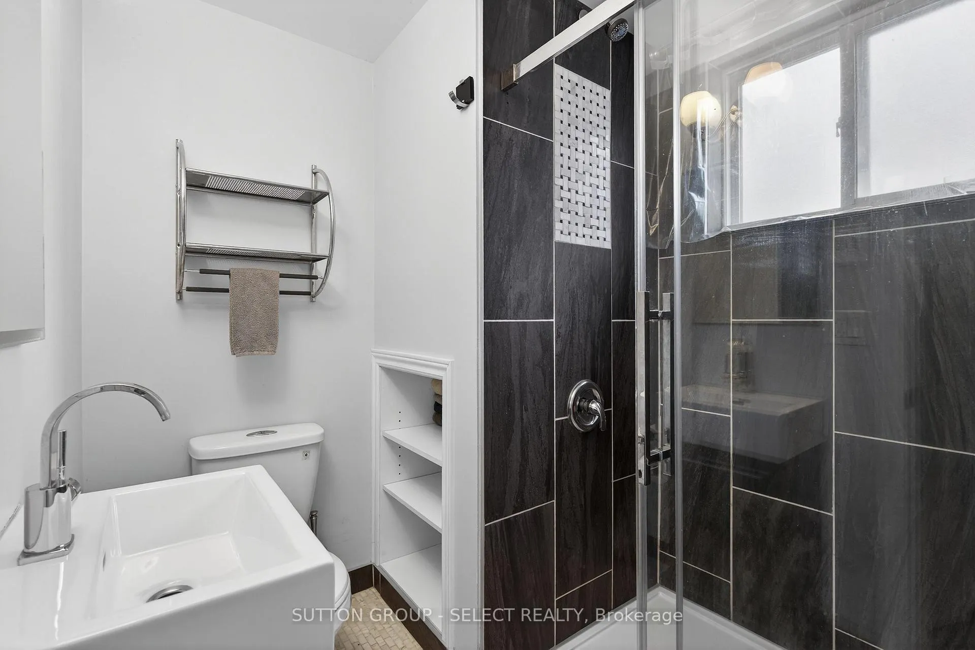 Photo 19 of 45 Upper Avenue, London, North N — HOMEH