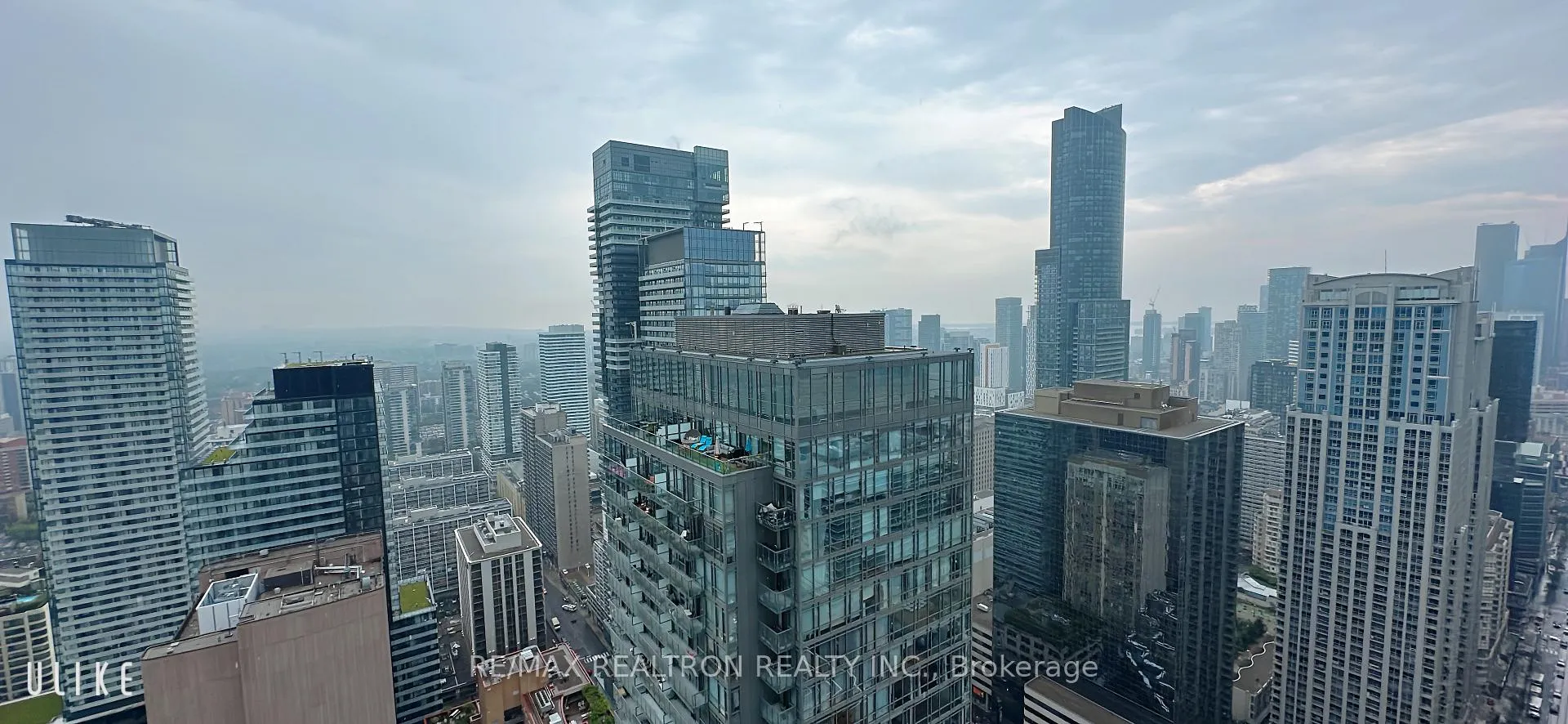 Photo 1 of Unit 4707, 832 Bay Street, Toronto, Bay Street Corridor — HOMEH