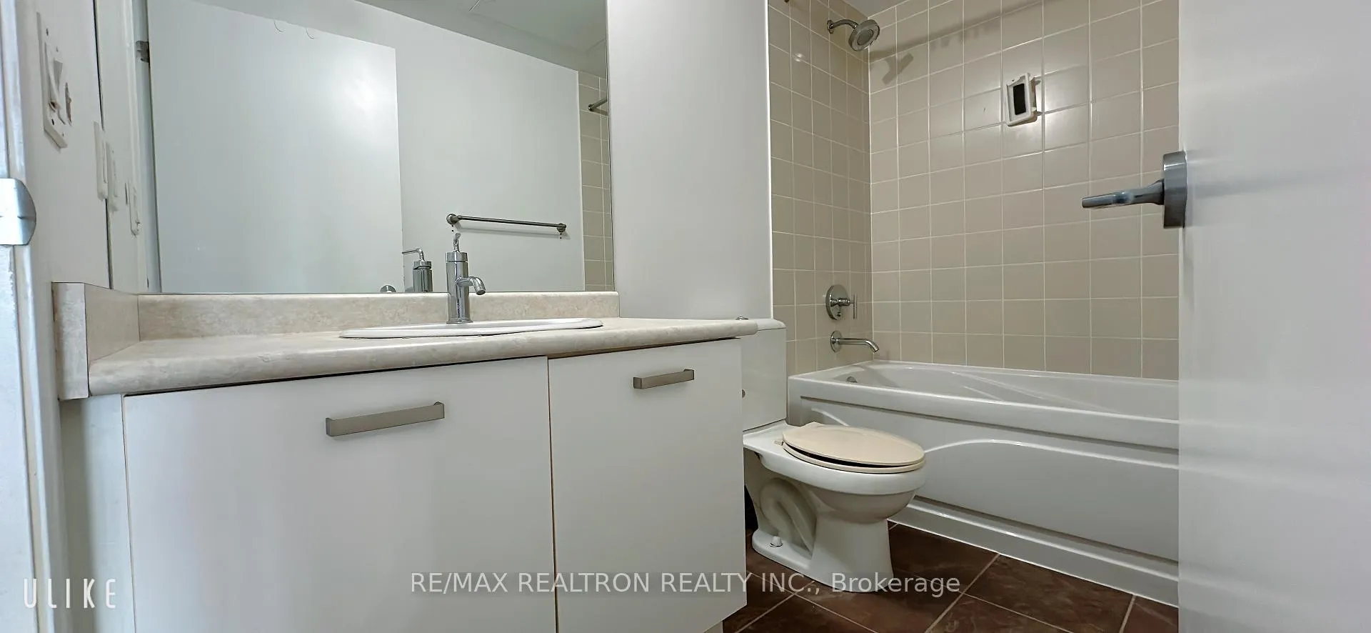 Photo 5 of Unit 4707, 832 Bay Street, Toronto, Bay Street Corridor — HOMEH
