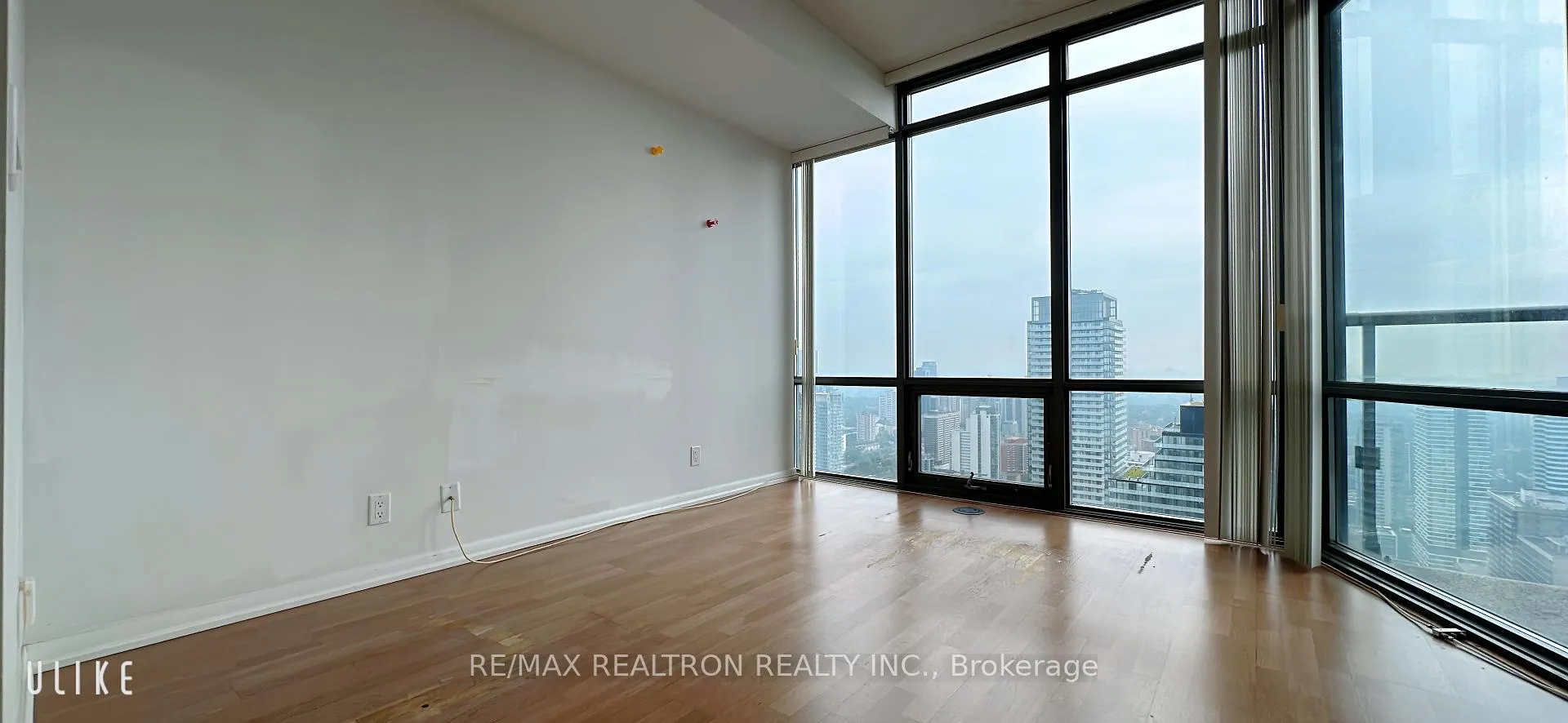 Photo 9 of Unit 4707, 832 Bay Street, Toronto, Bay Street Corridor — HOMEH