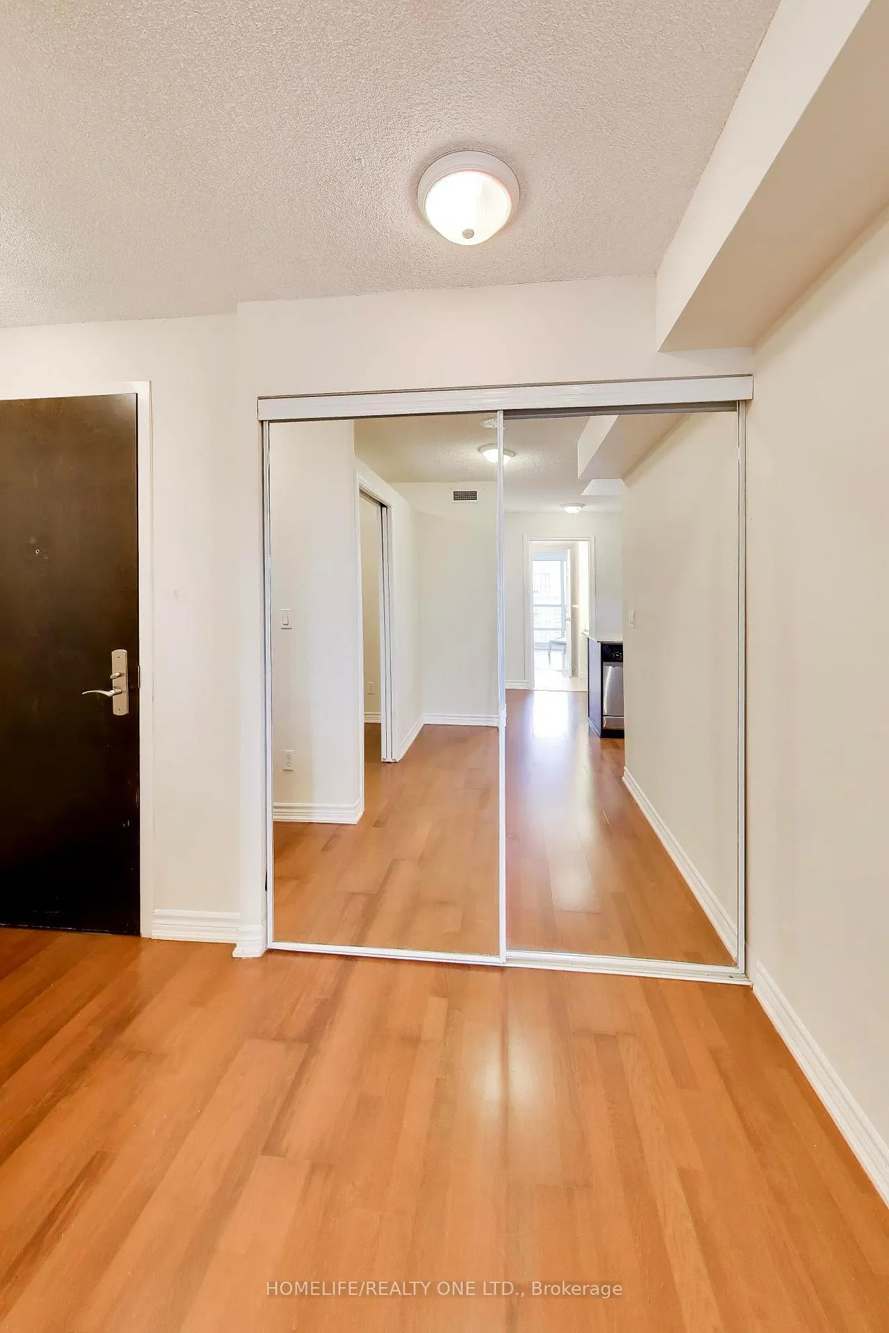 Photo 8 of Unit 2709, 761 Bay Street, Toronto, Bay Street Corridor — HOMEH