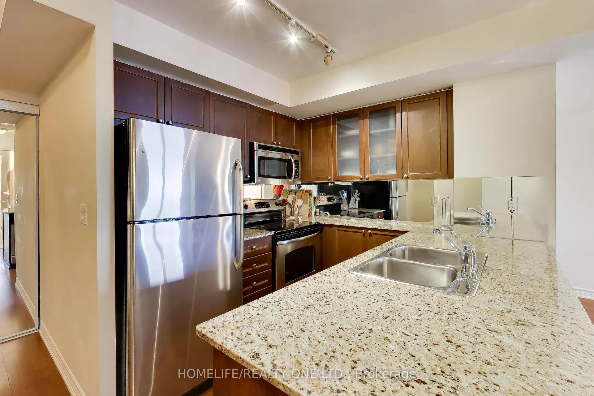 Photo 14 of Unit 2709, 761 Bay Street, Toronto, Bay Street Corridor — HOMEH