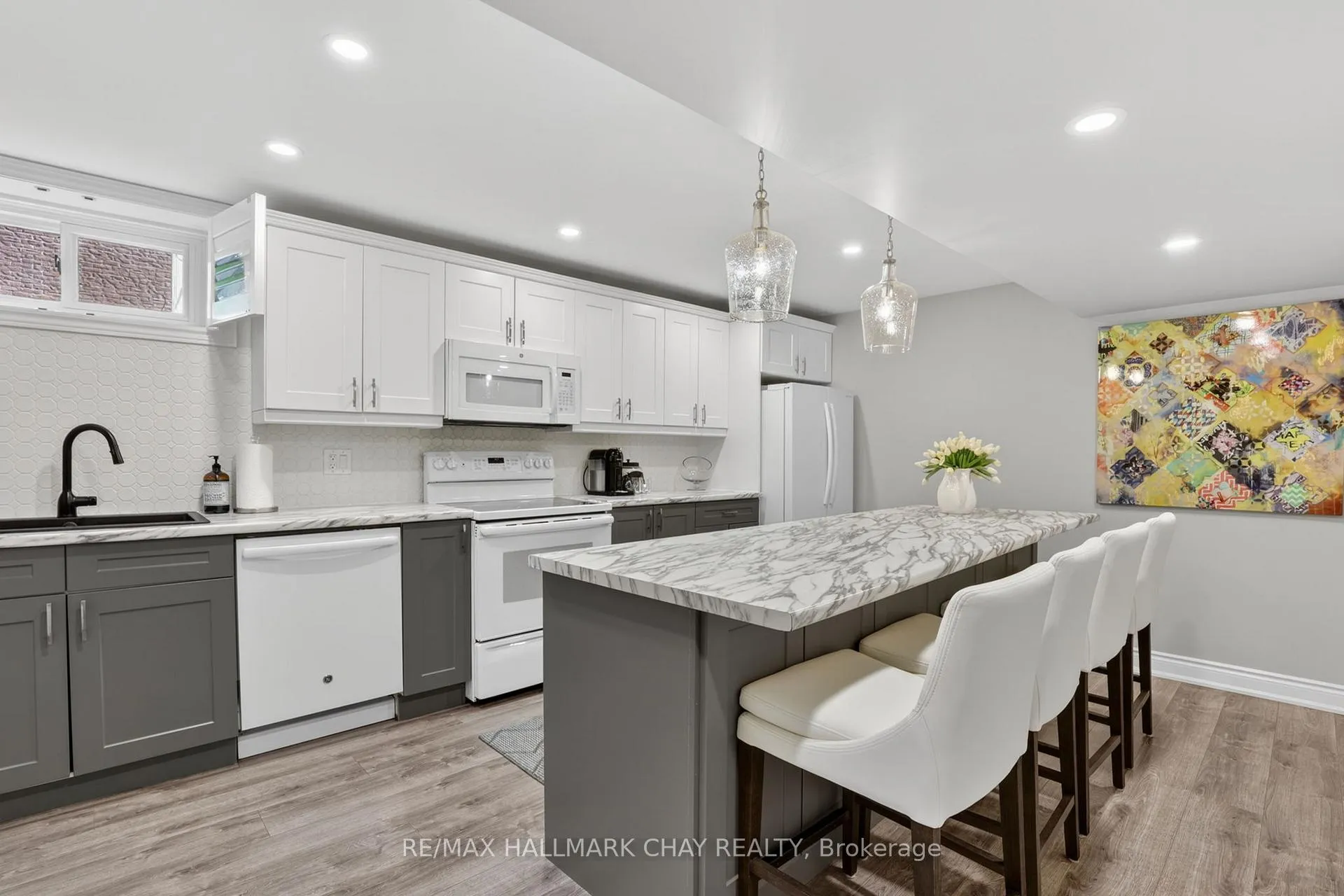 Photo 5 of Unit Lower Unit, 46 Essa Road, New Tecumseth, Alliston — HOMEH