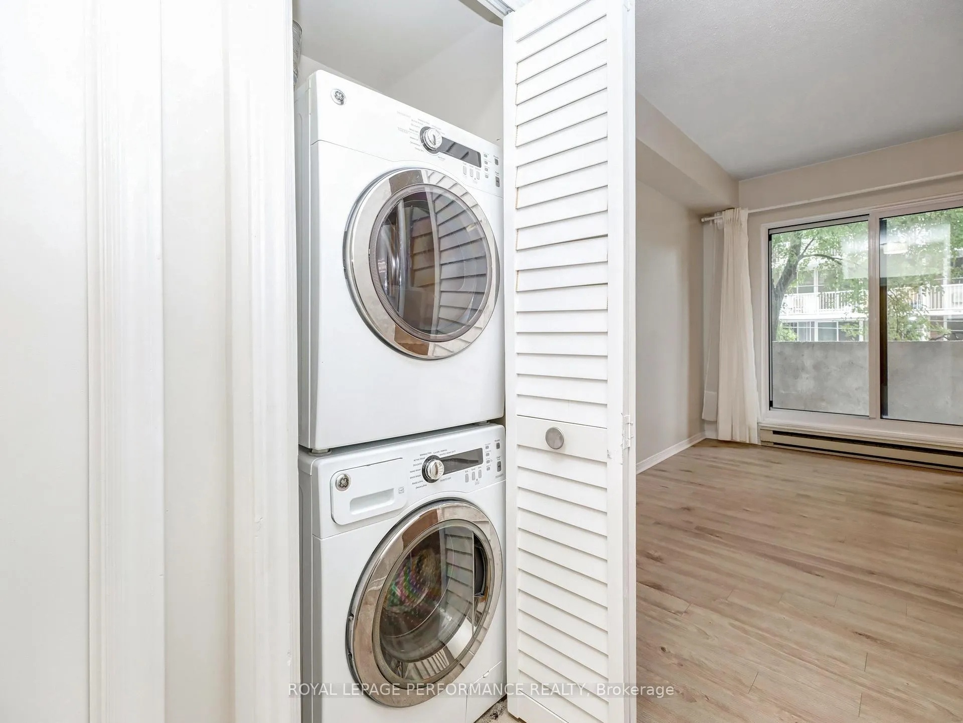 Photo 9 of Unit 205, 199 Kent Street, Ottawa, Ottawa Centre — HOMEH