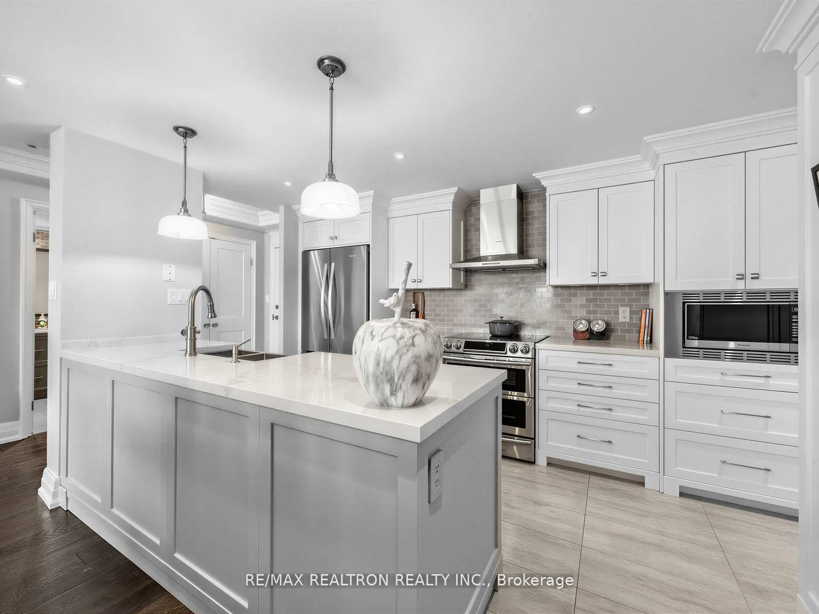 Photo 6 of Unit 509, 268 Ridley Boulevard, Toronto, Bedford Park-Nortown — HOMEH