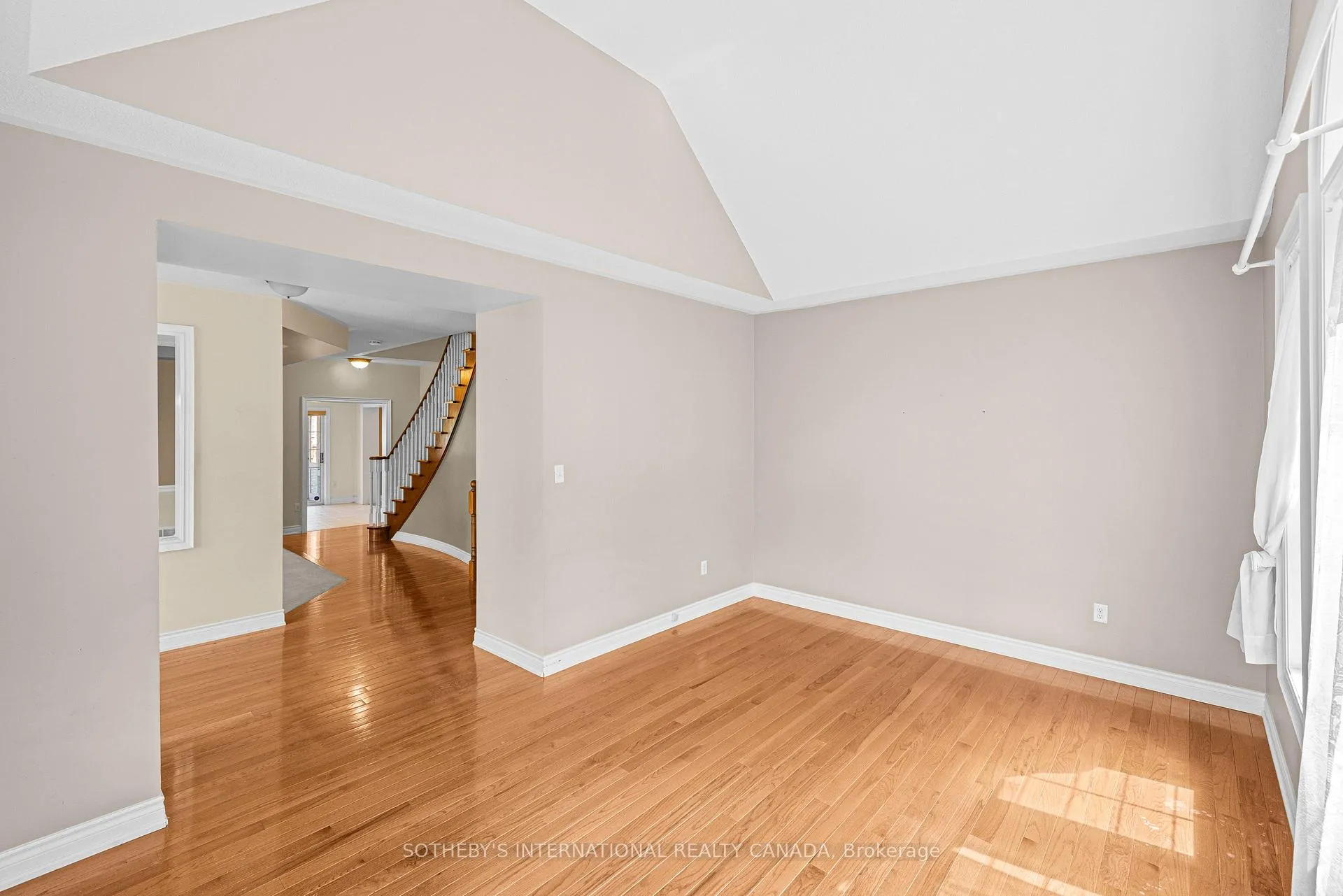 Photo 7 of 45 Montebello Crescent, Ajax, Northwest Ajax — HOMEH
