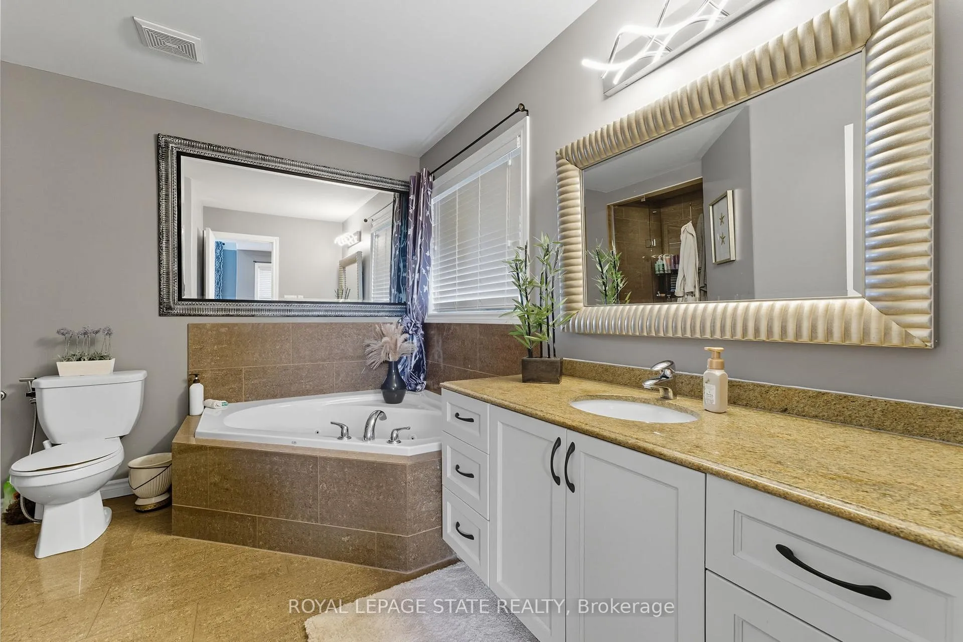 Photo 22 of 23 kellogg Avenue, Hamilton, Rural Glanbrook — HOMEH