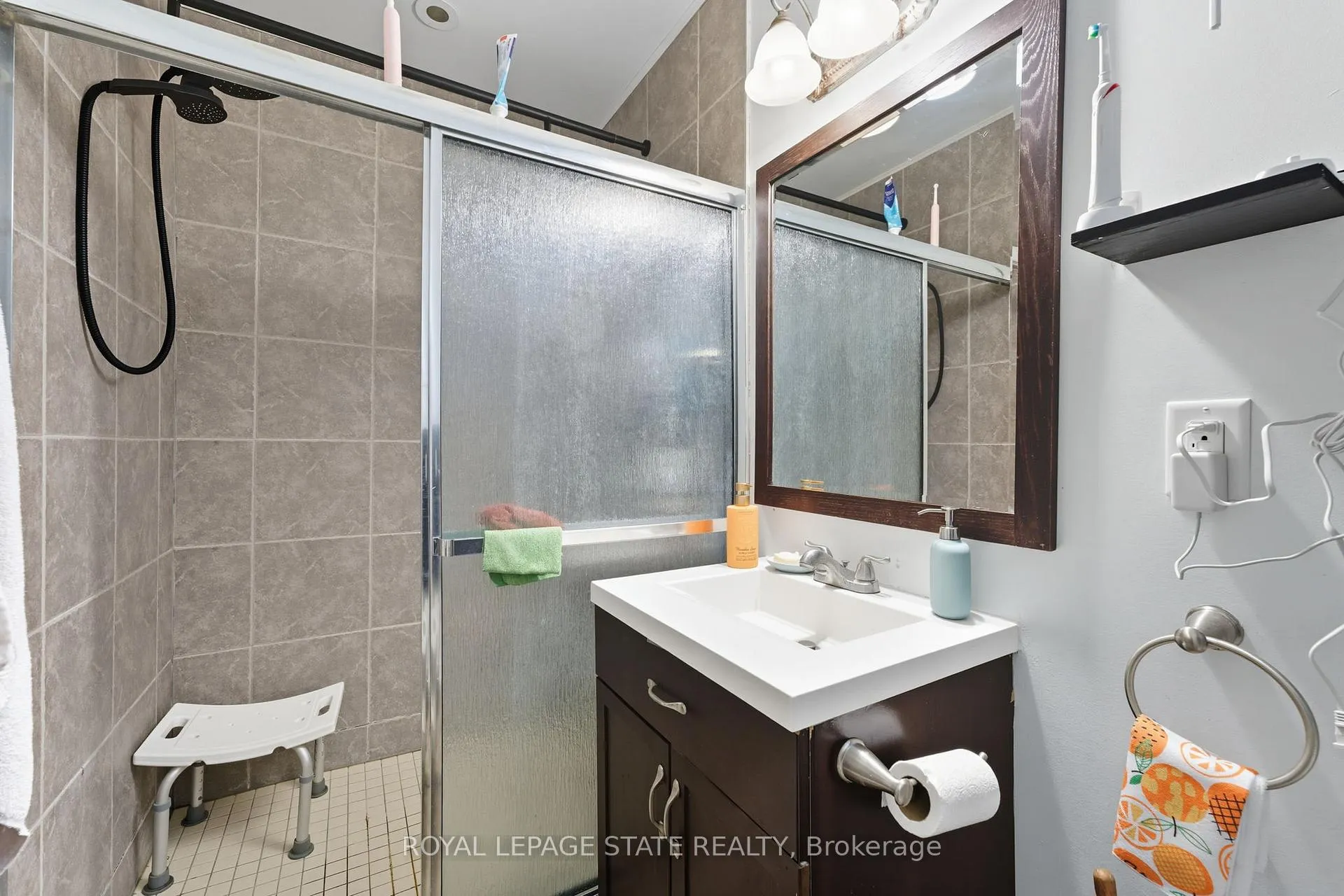 Photo 34 of 23 kellogg Avenue, Hamilton, Rural Glanbrook — HOMEH