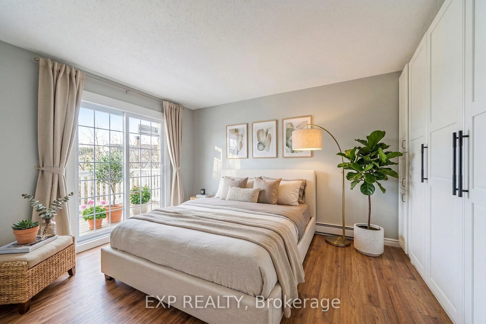 Photo 11 of 10 Castlegreen Private, Ottawa, Hunt Club Park/Greenboro — HOMEH