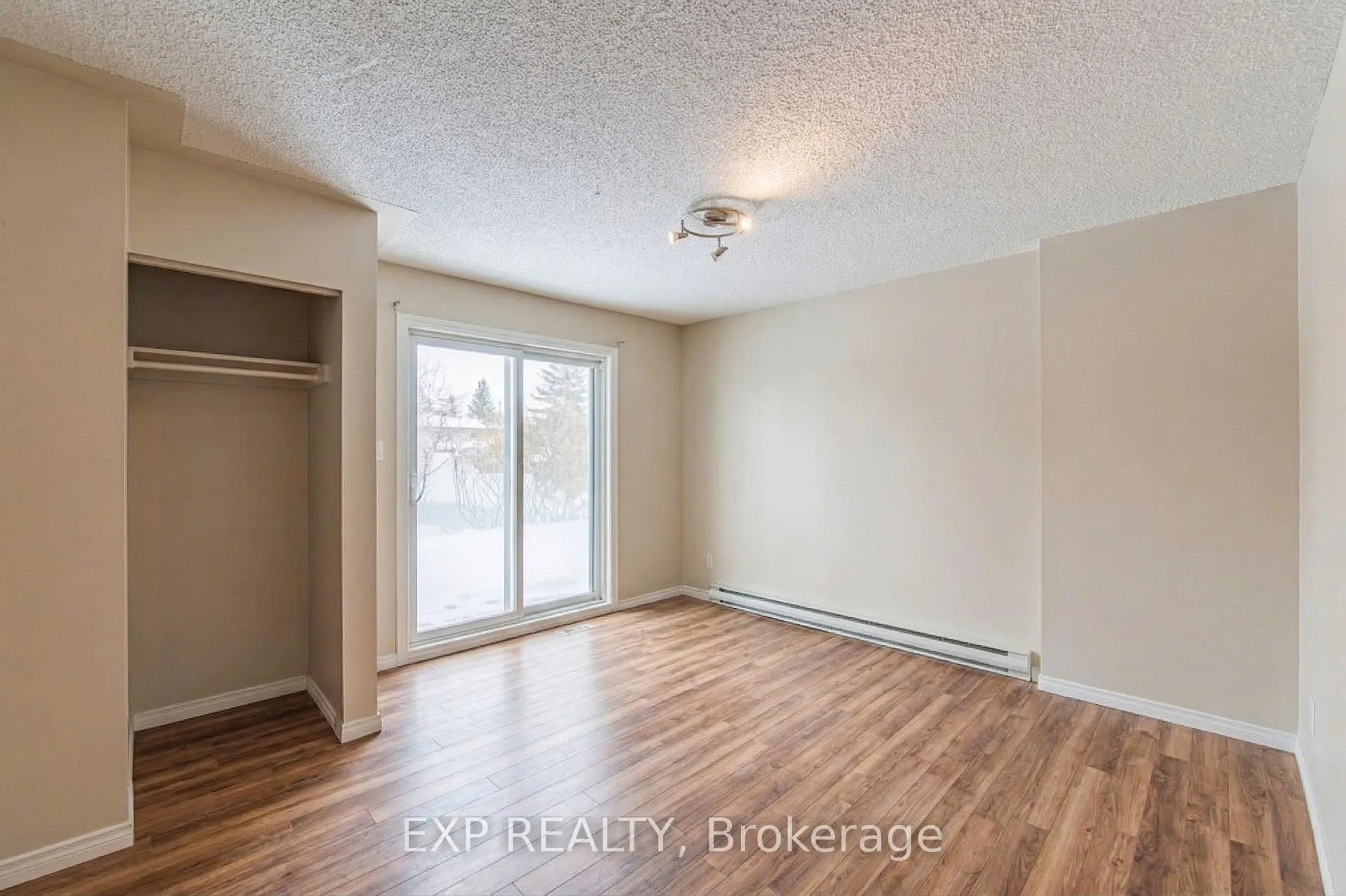 Photo 16 of 10 Castlegreen Private, Ottawa, Hunt Club Park/Greenboro — HOMEH