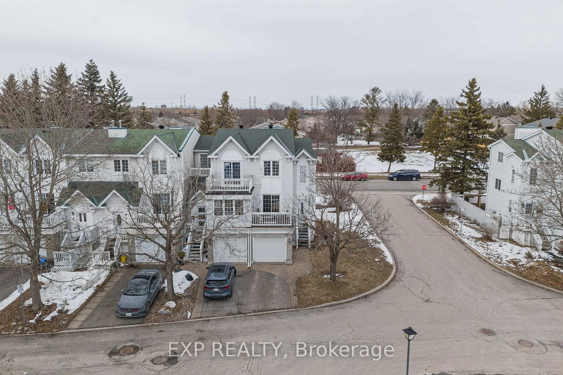 Photo 26 of 10 Castlegreen Private, Ottawa, Hunt Club Park/Greenboro — HOMEH