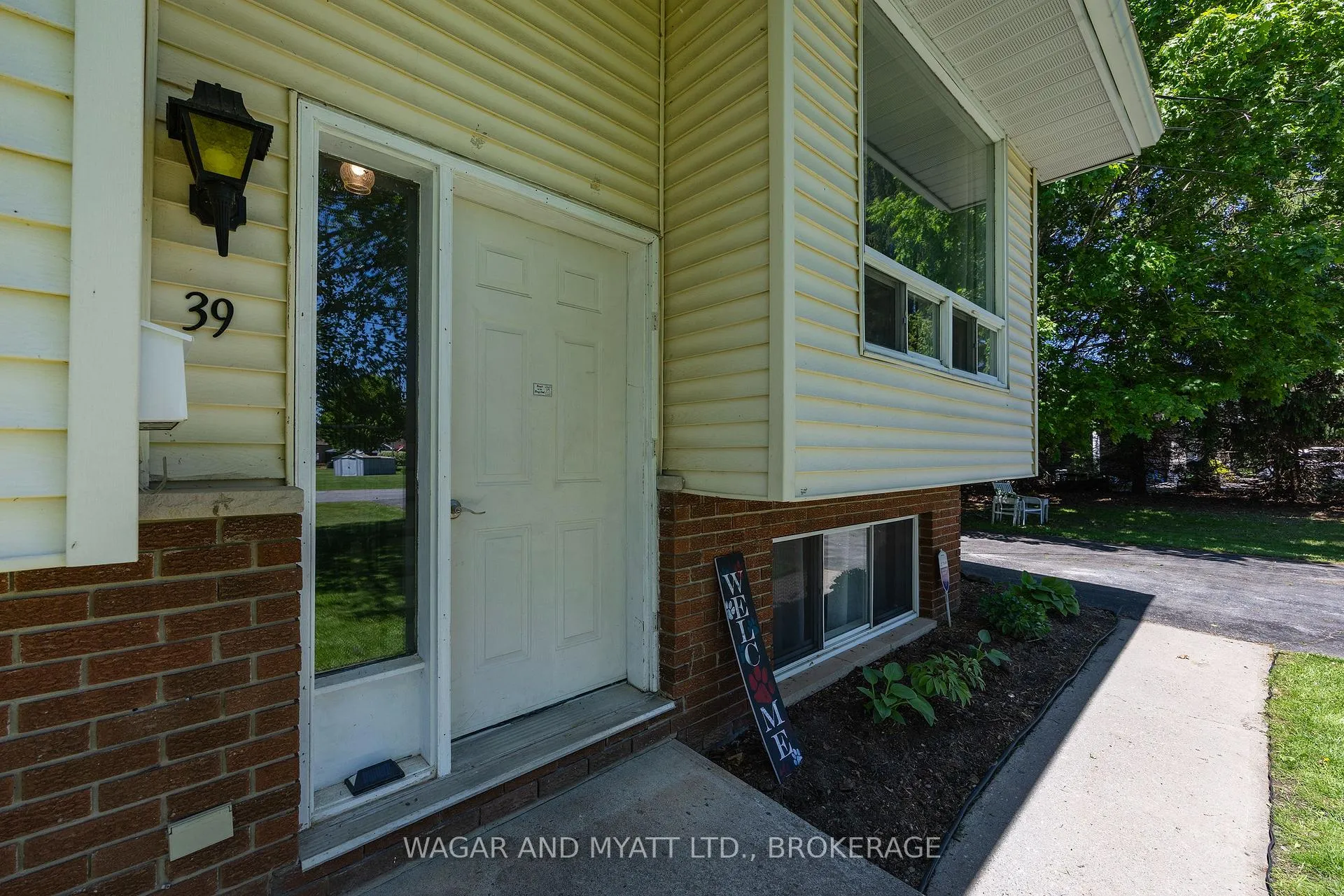 Photo 5 of 39 Riverview Drive, Greater Napanee — HOMEH