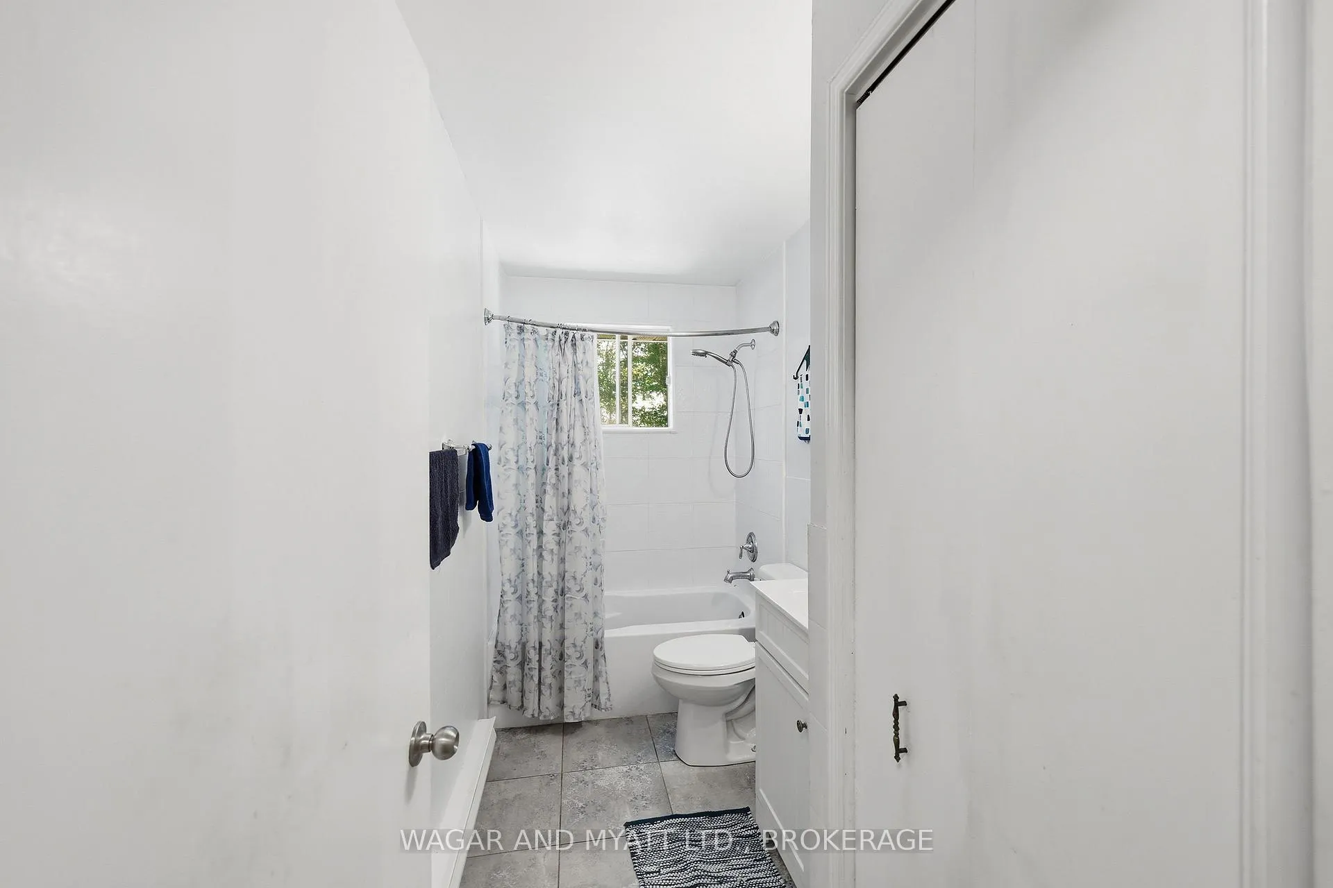 Photo 32 of 39 Riverview Drive, Greater Napanee — HOMEH