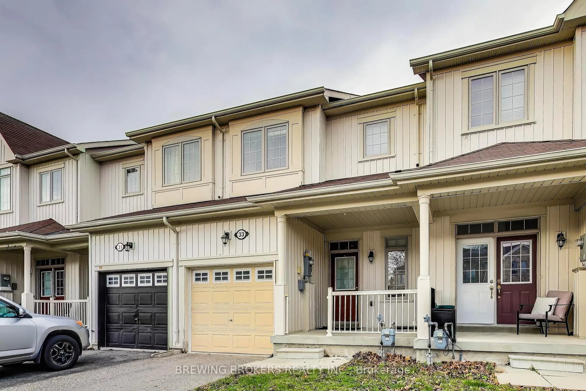 Photo 3 of 33 Pearcey Crescent, Barrie, West Bayfield — HOMEH