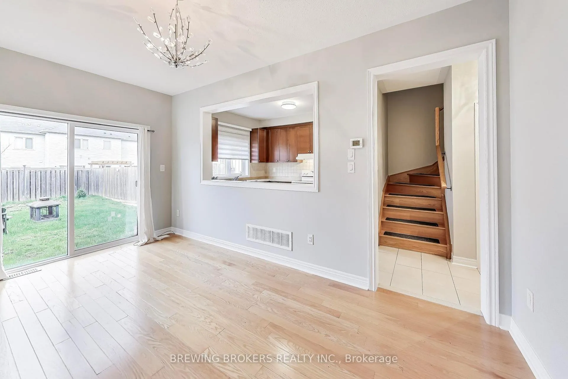 Photo 10 of 33 Pearcey Crescent, Barrie, West Bayfield — HOMEH