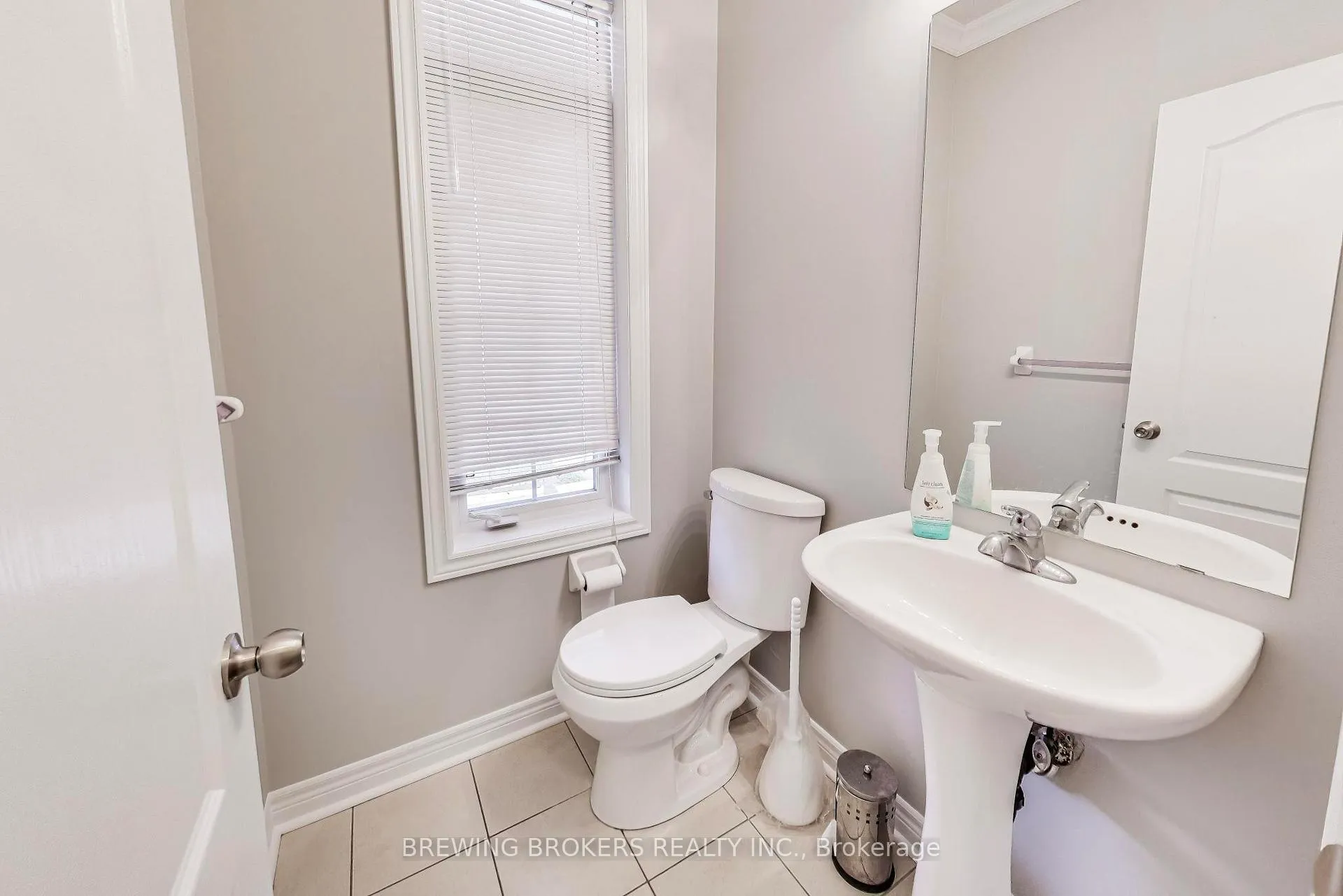 Photo 15 of 33 Pearcey Crescent, Barrie, West Bayfield — HOMEH