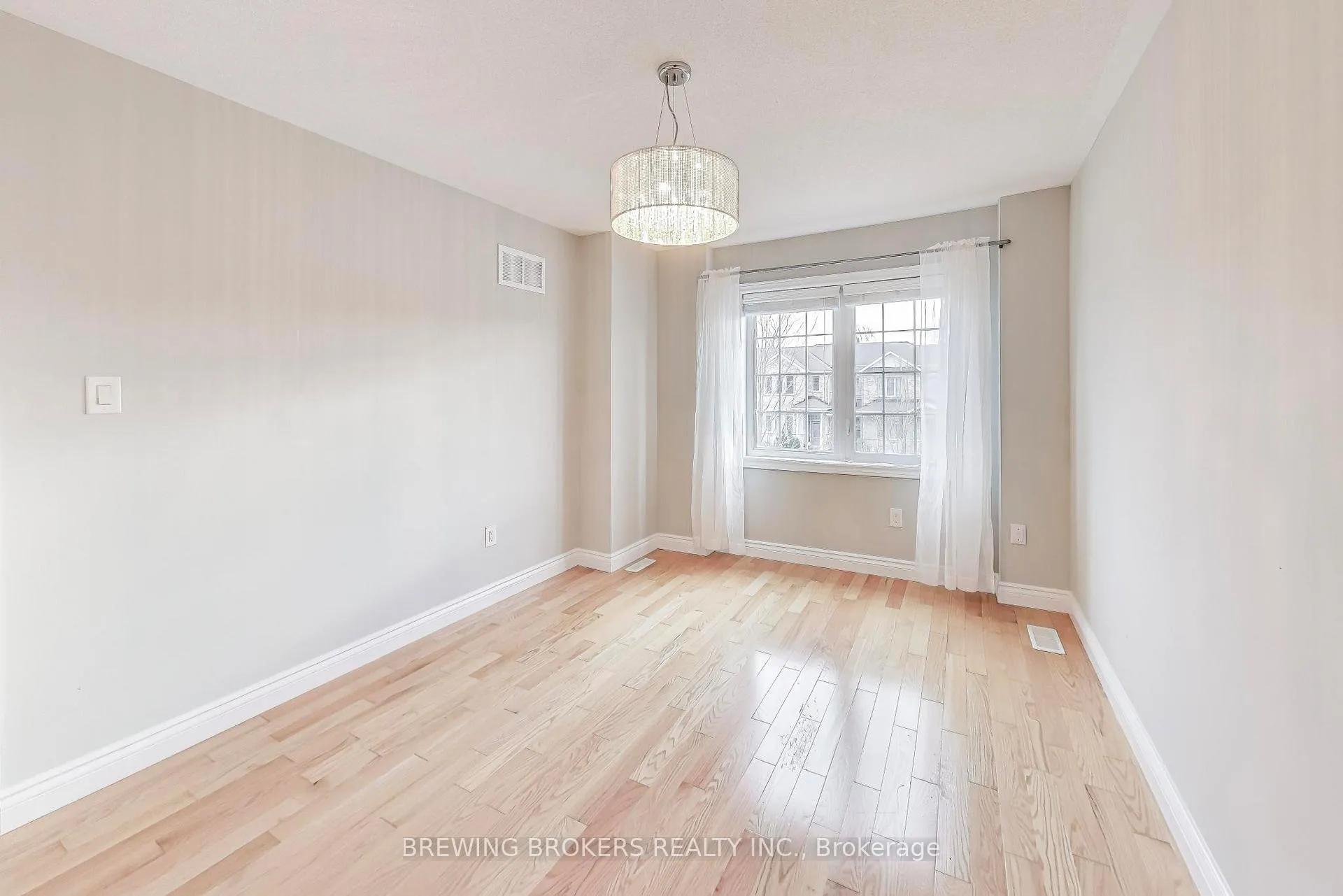 Photo 19 of 33 Pearcey Crescent, Barrie, West Bayfield — HOMEH