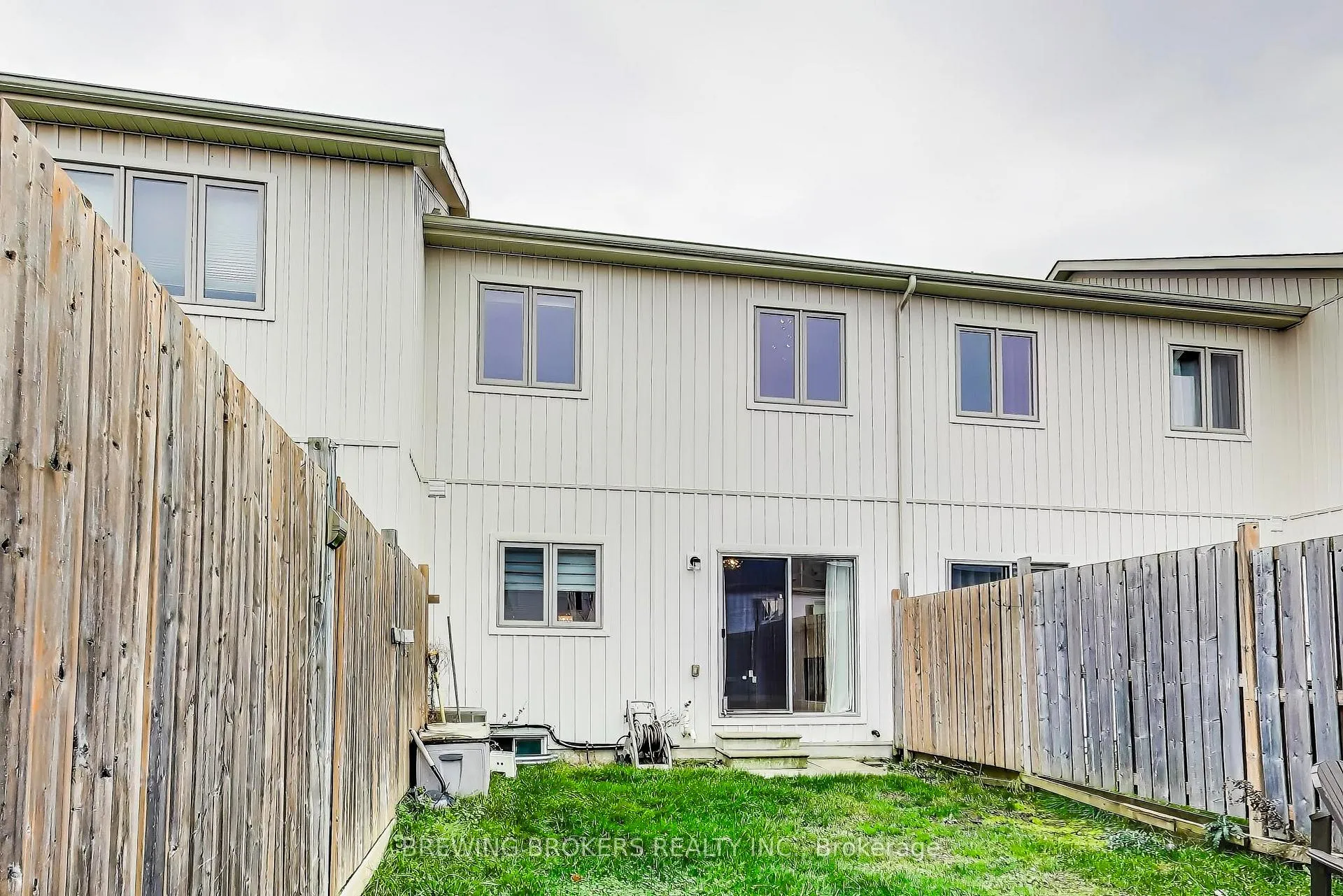 Photo 35 of 33 Pearcey Crescent, Barrie, West Bayfield — HOMEH