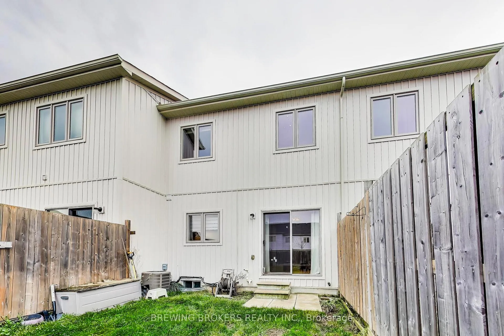 Photo 36 of 33 Pearcey Crescent, Barrie, West Bayfield — HOMEH