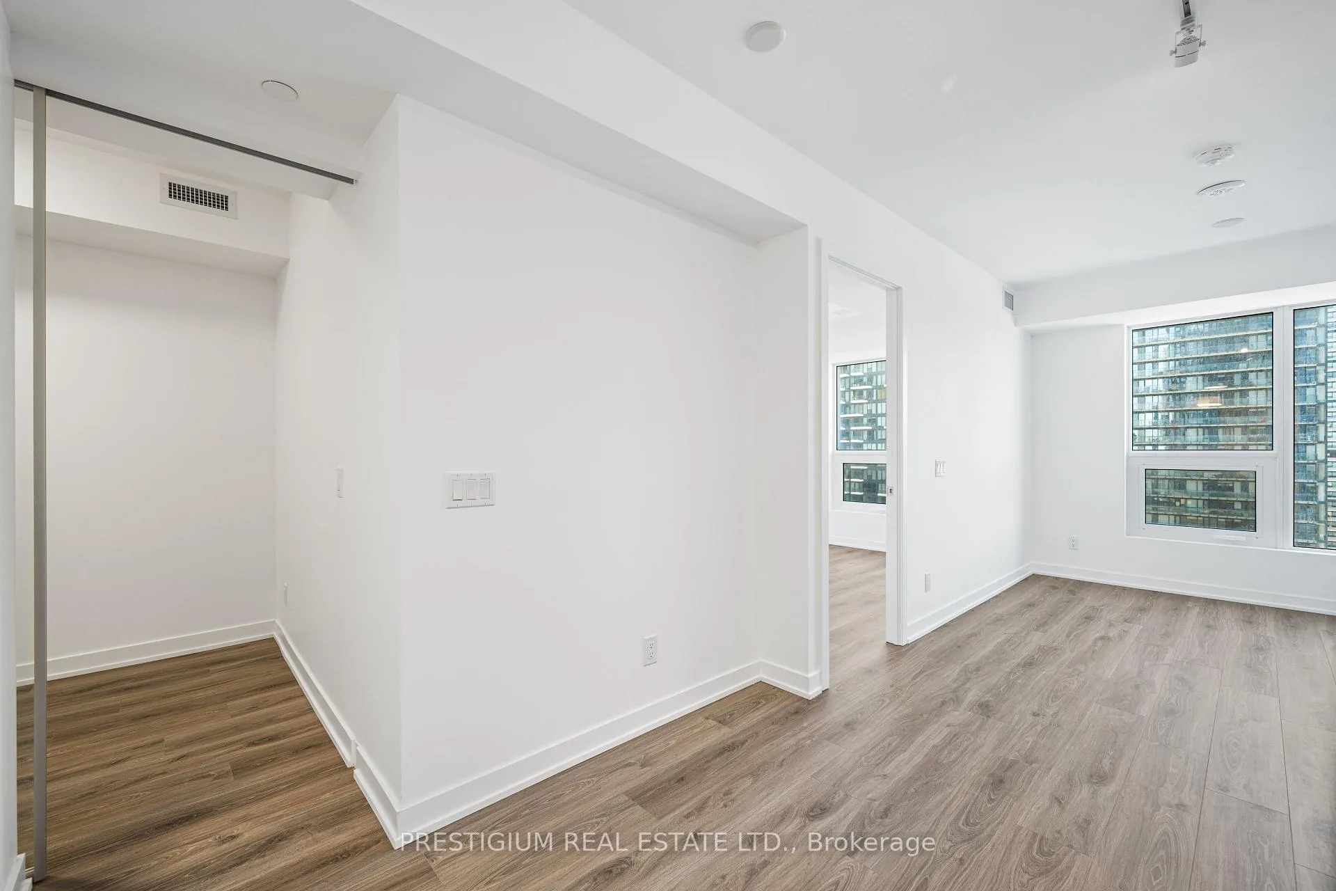 Photo 8 of Unit 1801, 100 queen Street E, Toronto, Church-Yonge Corridor — HOMEH