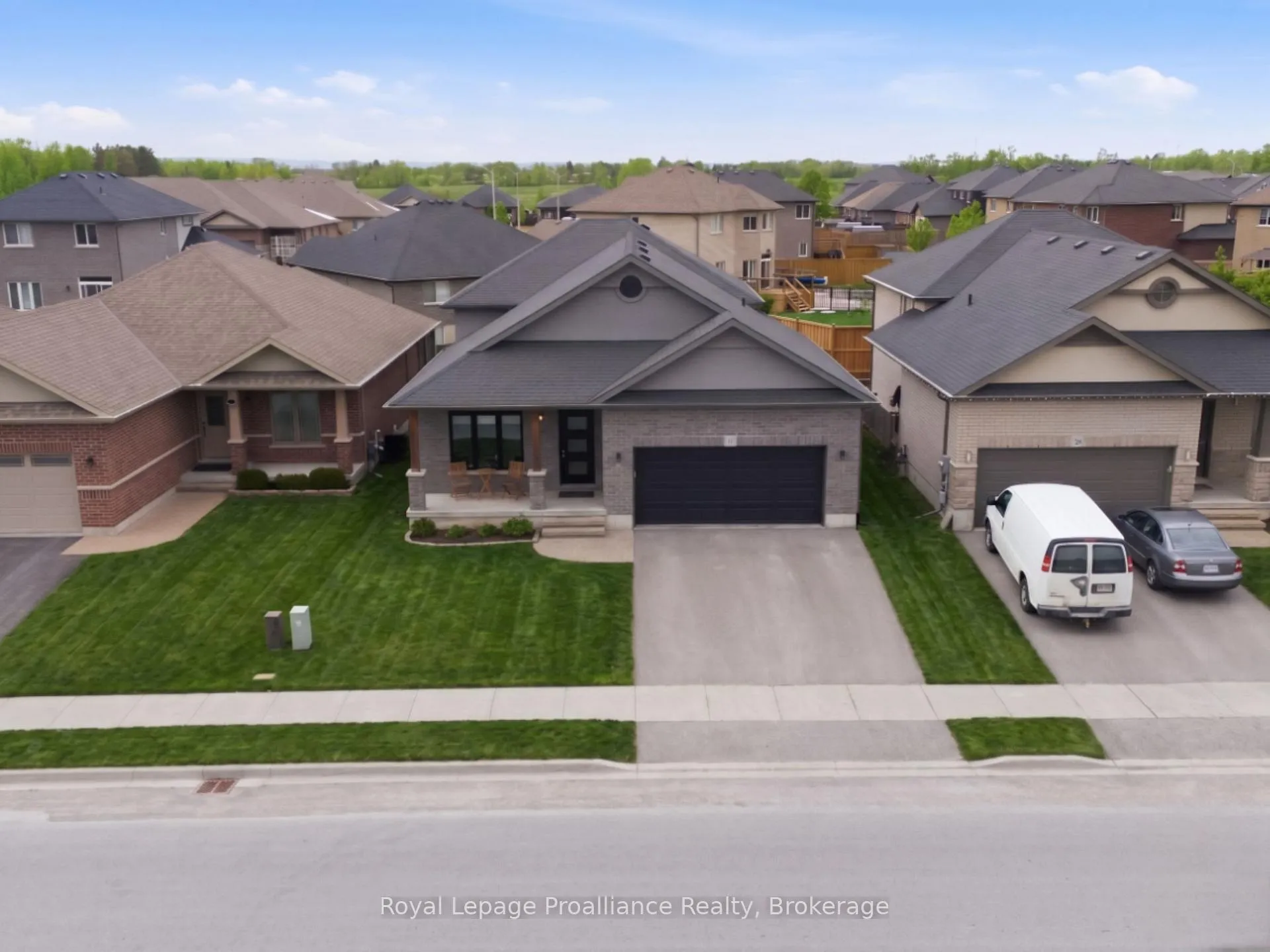Photo 4 of 22 Kempton Avenue, Belleville, Thurlow Ward — HOMEH