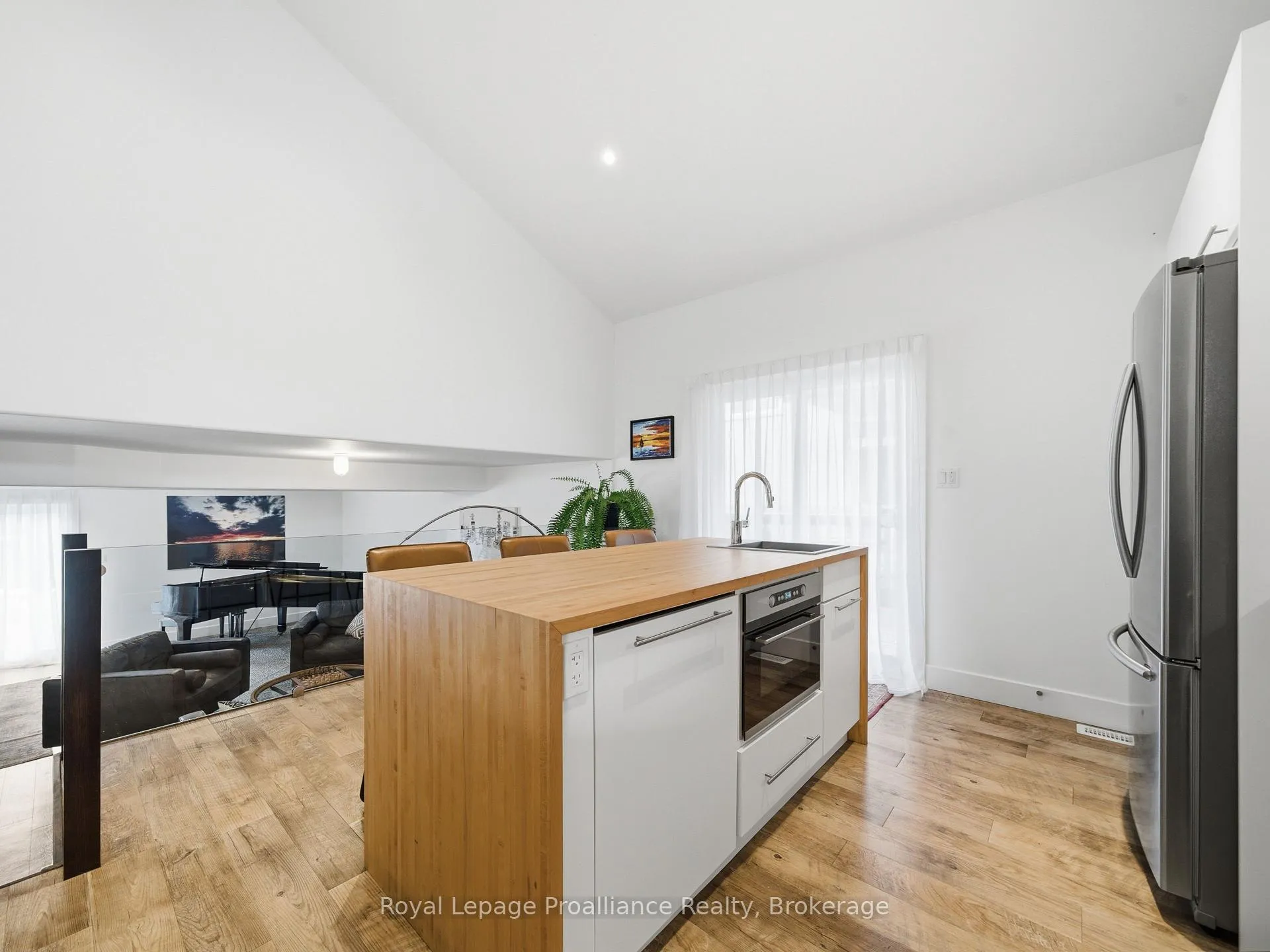 Photo 17 of 22 Kempton Avenue, Belleville, Thurlow Ward — HOMEH