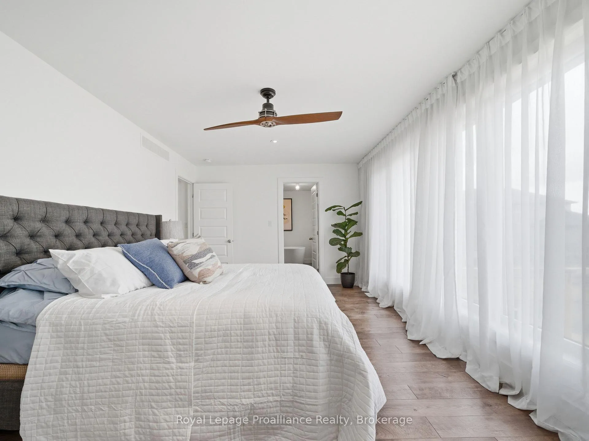 Photo 21 of 22 Kempton Avenue, Belleville, Thurlow Ward — HOMEH
