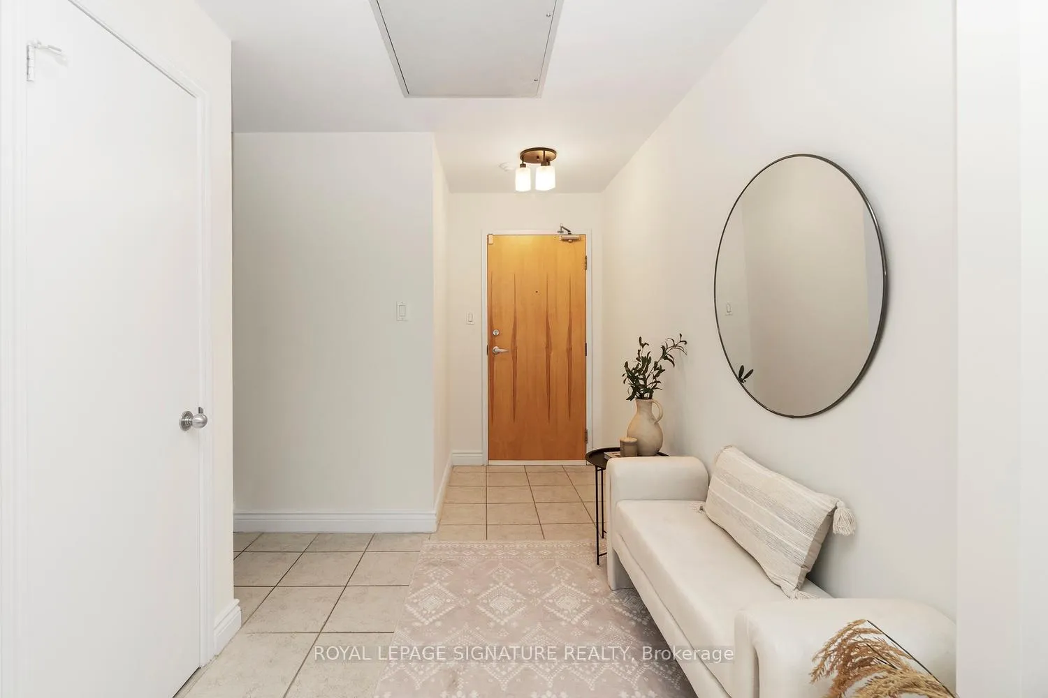 Photo 2 of Unit 207, 550 Front Street W, Toronto, Waterfront Communities — HOMEH