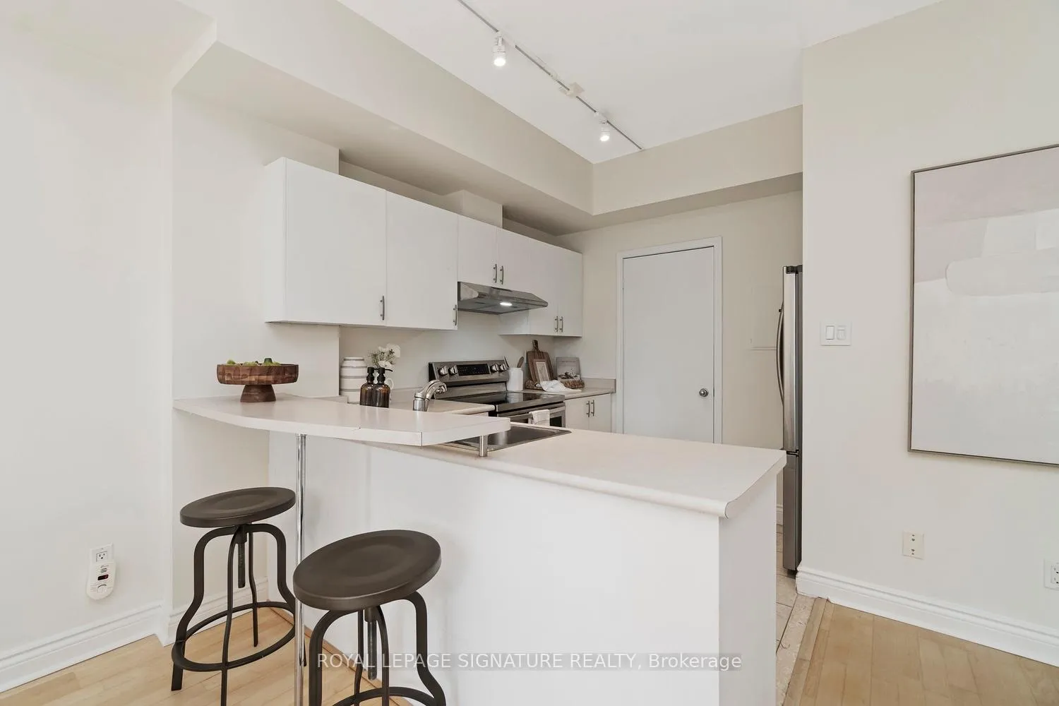 Photo 8 of Unit 207, 550 Front Street W, Toronto, Waterfront Communities — HOMEH