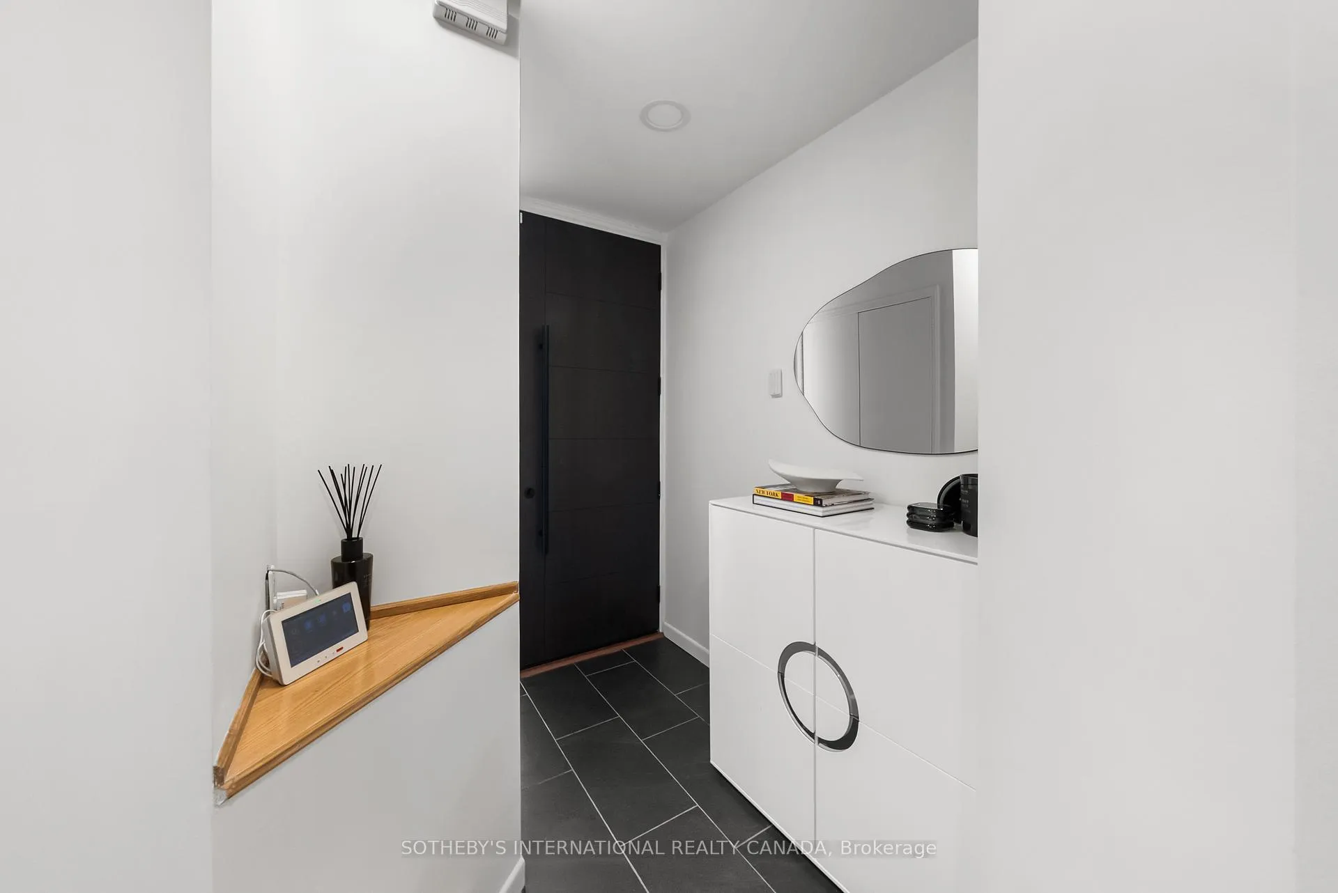 Photo 10 of 111A Alcorn Avenue, Toronto, Yonge-St. Clair — HOMEH