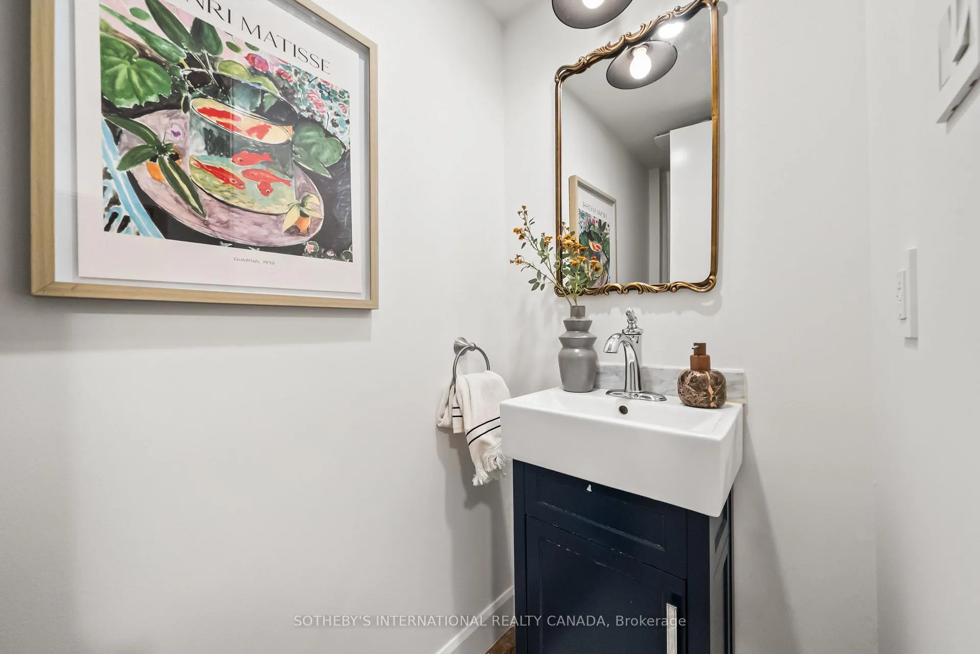 Photo 17 of 111A Alcorn Avenue, Toronto, Yonge-St. Clair — HOMEH