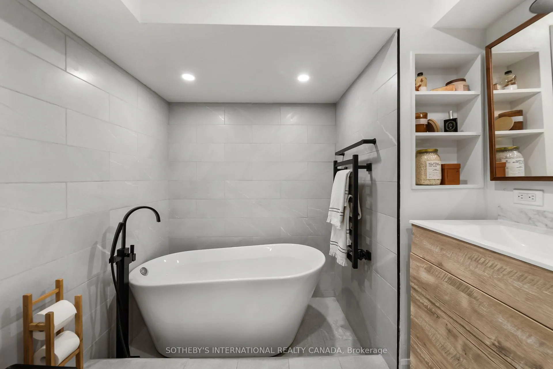 Photo 27 of 111A Alcorn Avenue, Toronto, Yonge-St. Clair — HOMEH