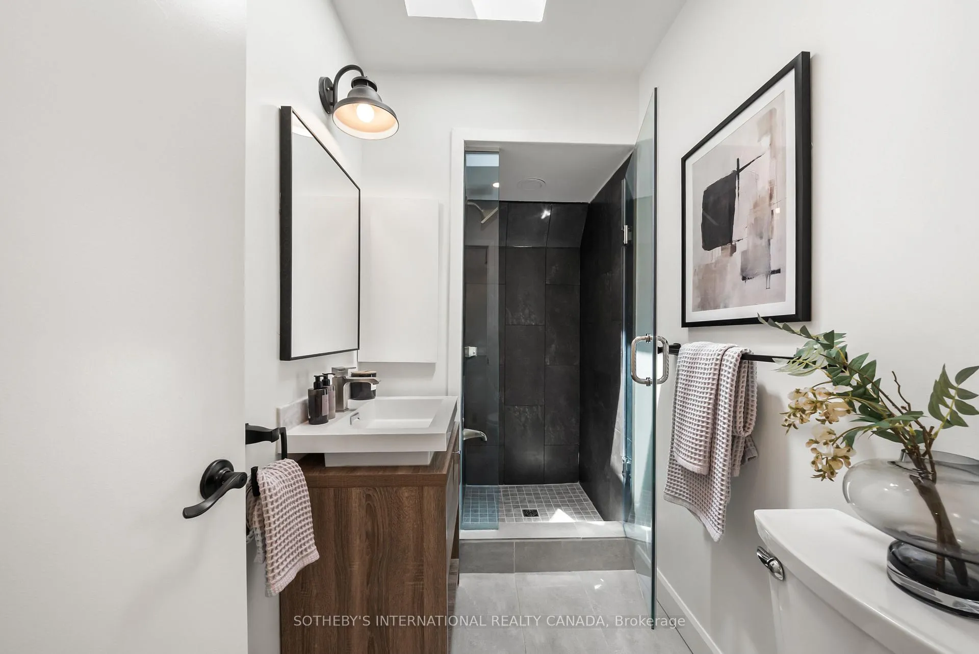 Photo 35 of 111A Alcorn Avenue, Toronto, Yonge-St. Clair — HOMEH