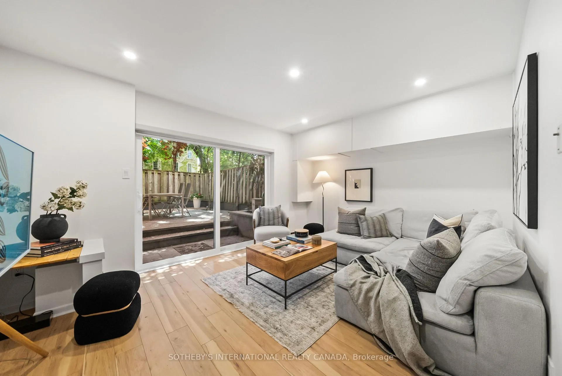 Photo 36 of 111A Alcorn Avenue, Toronto, Yonge-St. Clair — HOMEH
