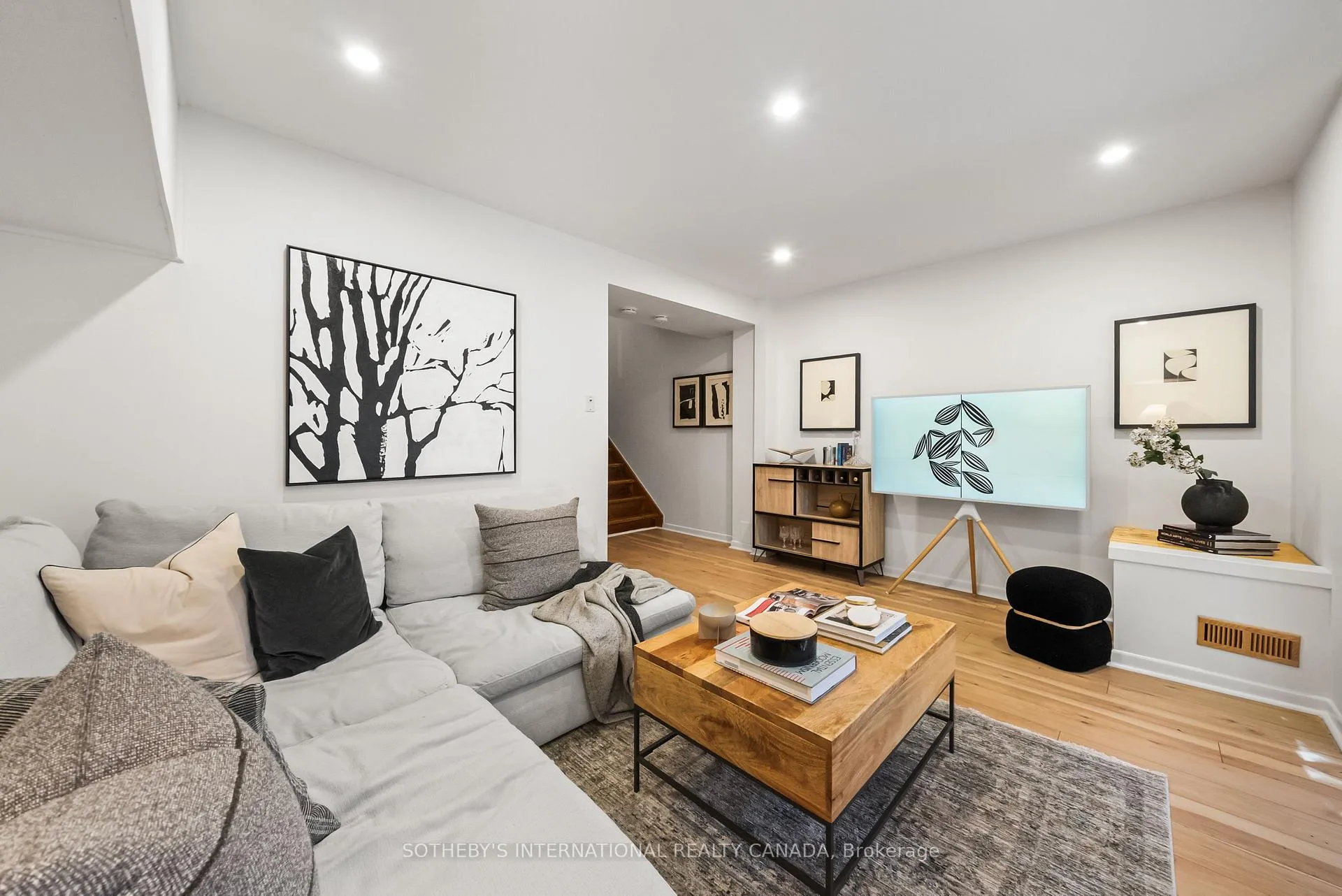 Photo 37 of 111A Alcorn Avenue, Toronto, Yonge-St. Clair — HOMEH