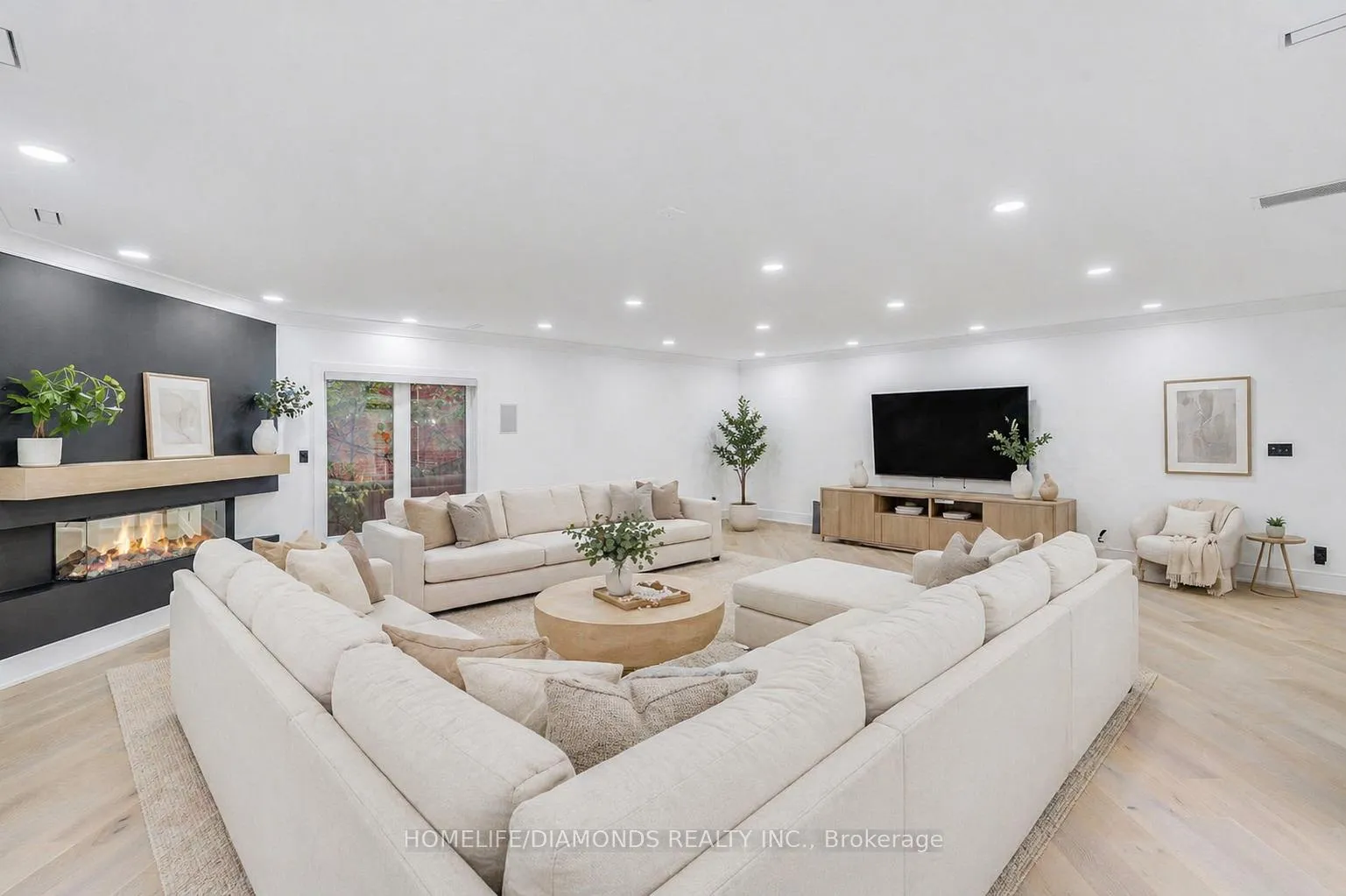 Photo 6 of 47 Ridge Point Drive, St. Catharines, Burleigh Hill — HOMEH