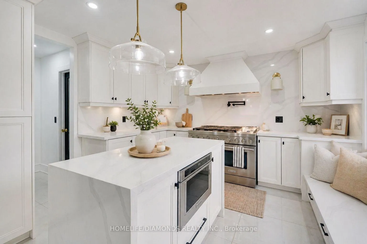 Photo 9 of 47 Ridge Point Drive, St. Catharines, Burleigh Hill — HOMEH