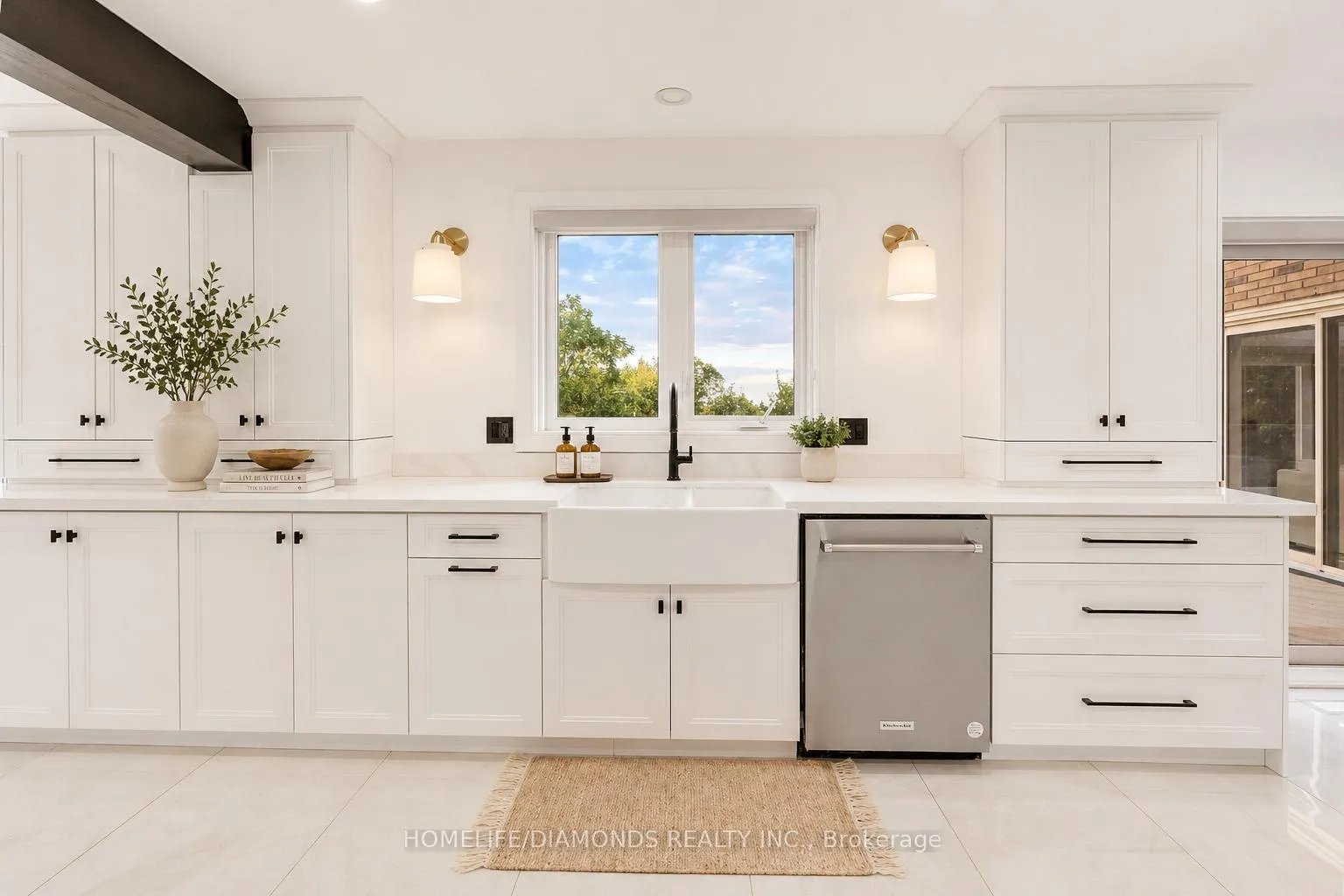 Photo 12 of 47 Ridge Point Drive, St. Catharines, Burleigh Hill — HOMEH